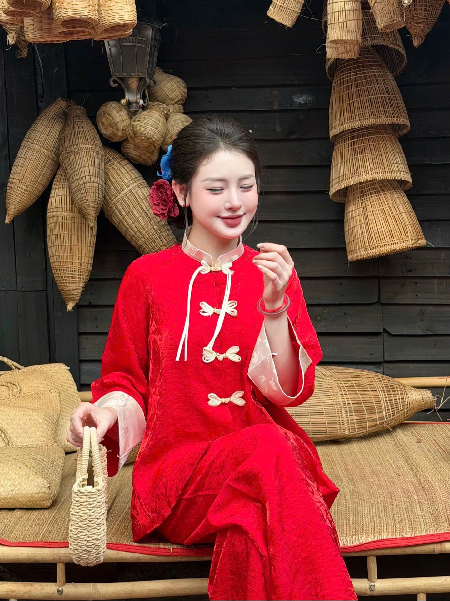 Đồ lam lụa gấm cổ trụ nút nơ kiểu