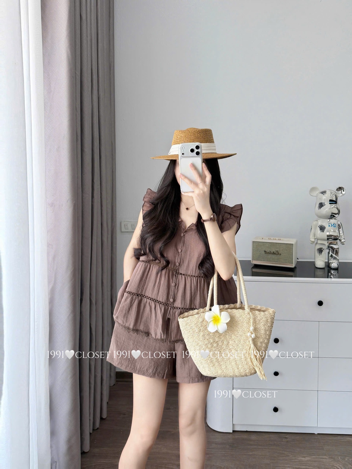 Set áo cổ V tay bèo kèm quần đùi
