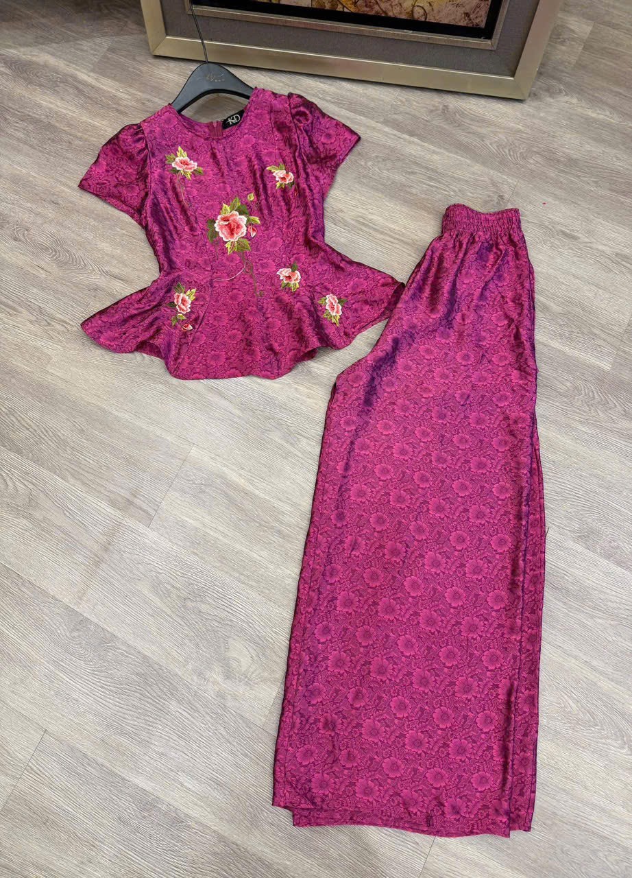 Set đồ lam lụa tơ tằm thêu hoa hồng áo tay cộc