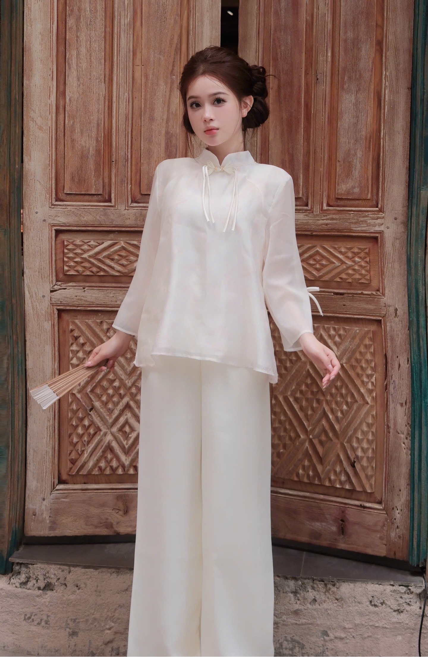 Lam tơ cổ đứng kèm nơ