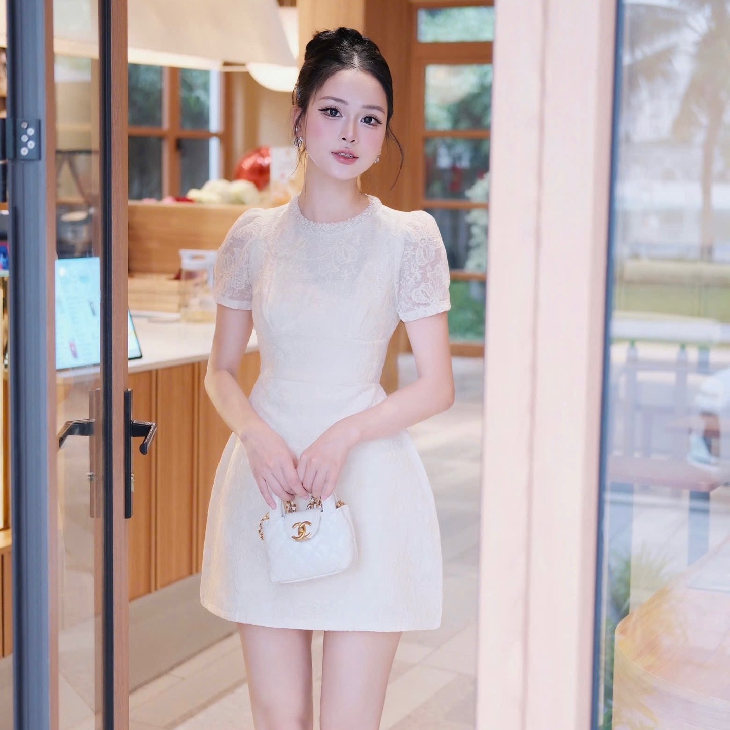 Đầm thiết kế cổ tròn đính ngọc có tay dáng ngắn chữ A cao cấp thiết kế đi tiệc