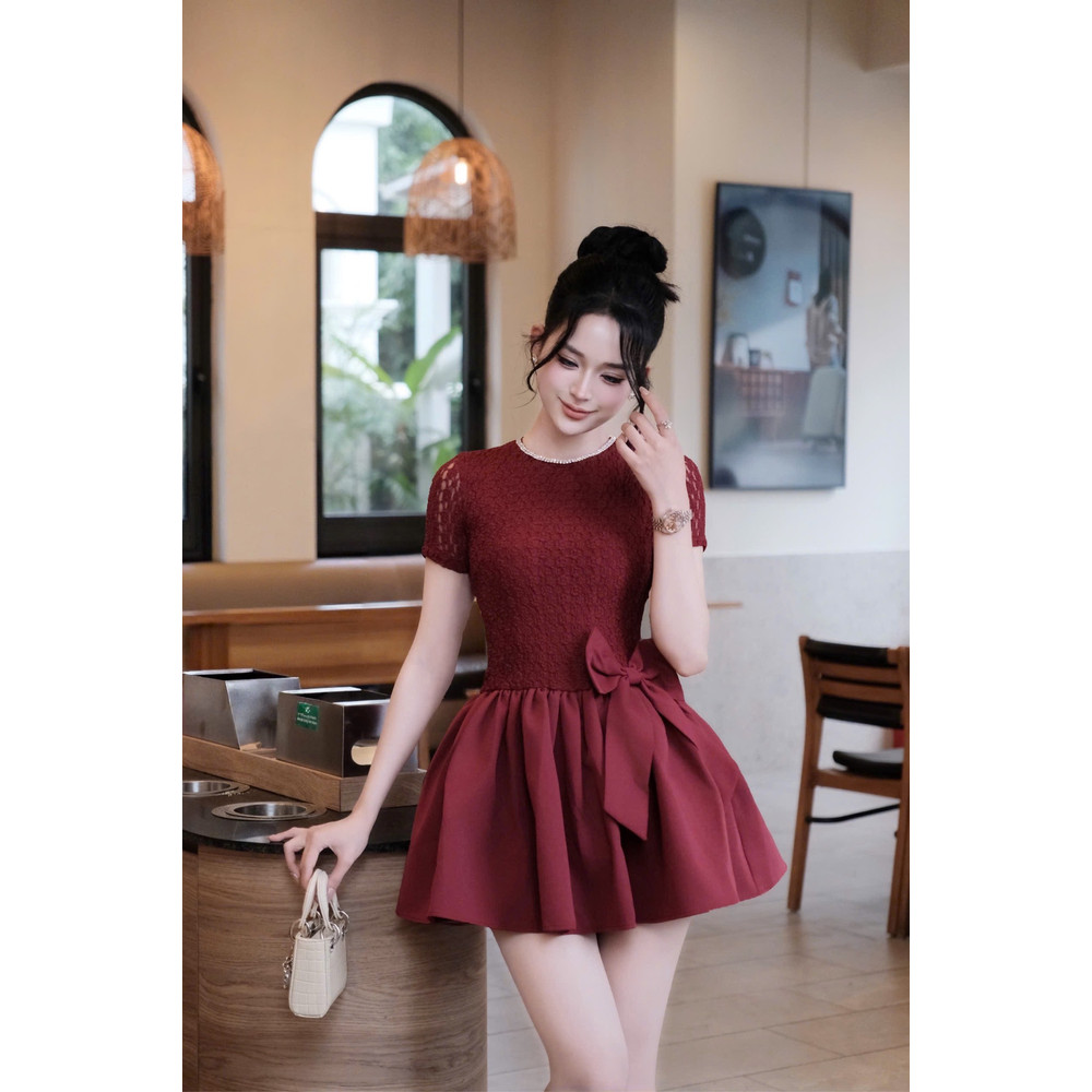 Đầm thiết kế ôm cổ tròn chân bồng dễ thương