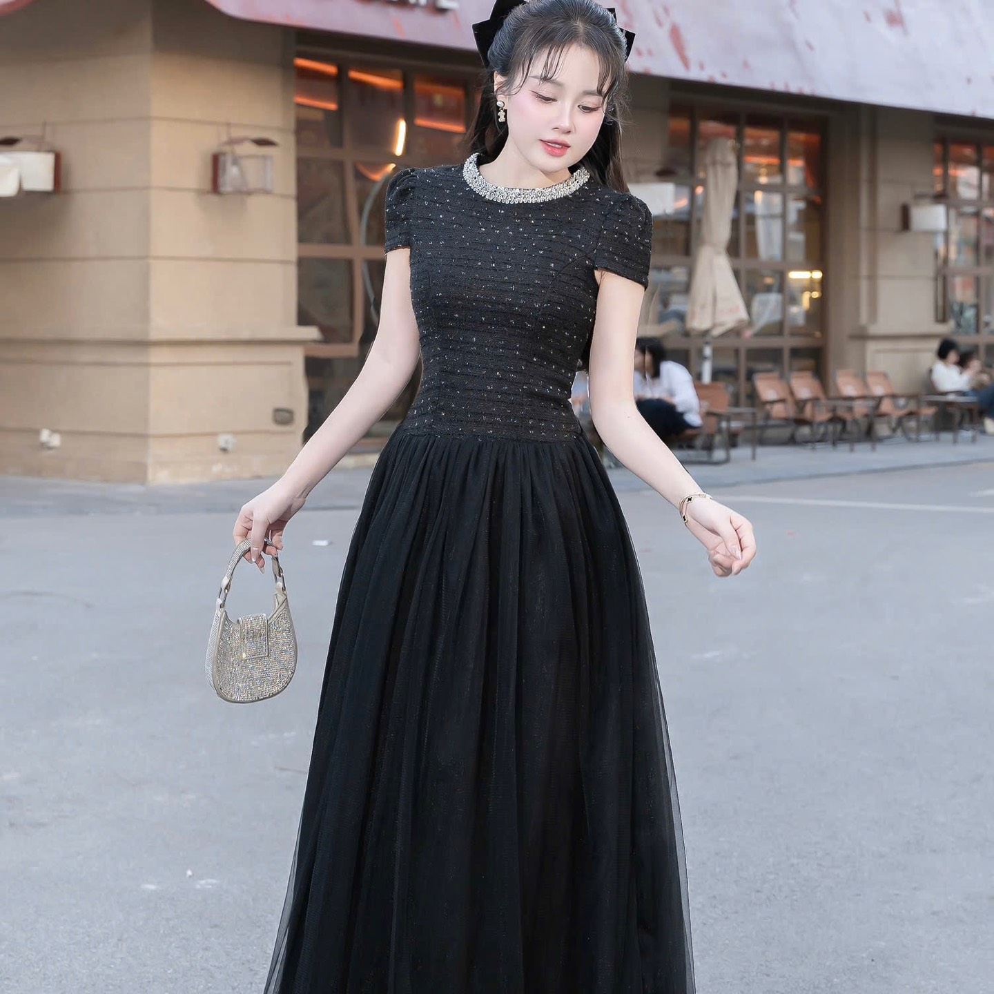 Đầm thiết kế dạ cổ tròn đính đá dáng dài phối tơ