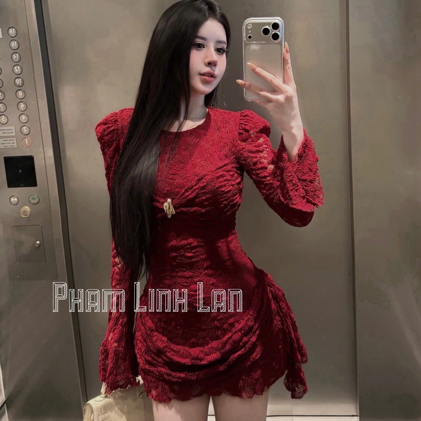 Đầm body tay dài vòng vàng ngực