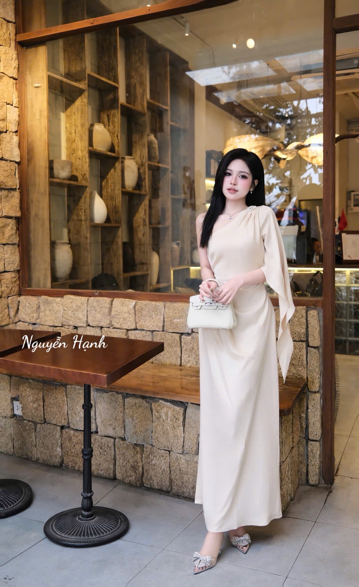 Đầm lụa chéo vai tag đá