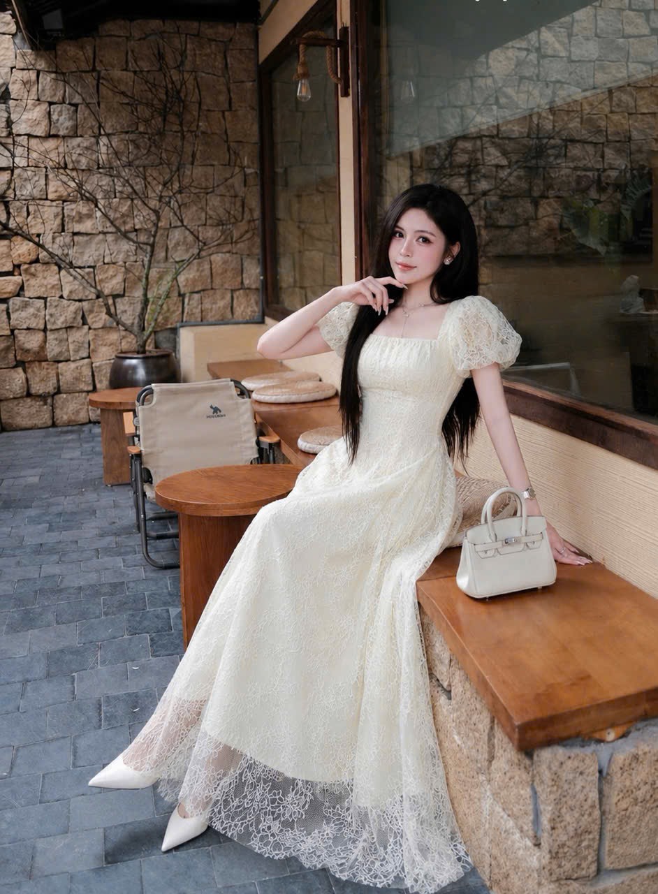 Đầm thiết kế ren tay phồng cổ vuông dáng xoè