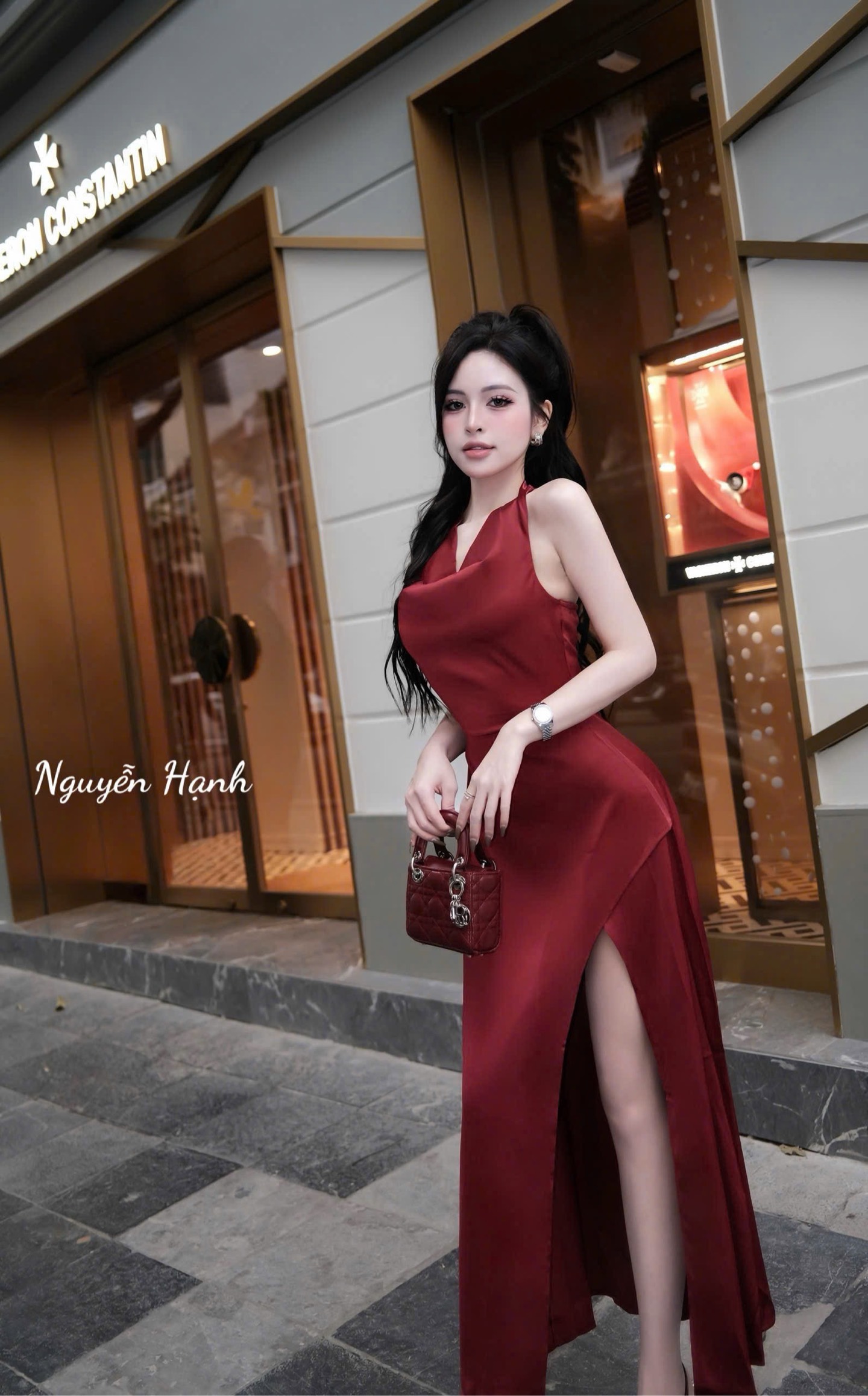 Đầm cột nơ cổ lụa xẻ tà