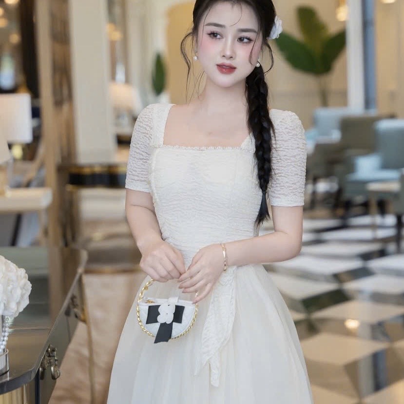 Đầm cổ vuông đính ngọc hoa eo không xẻ