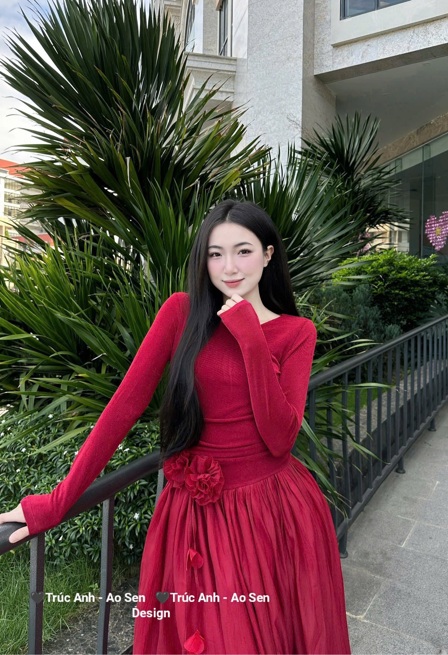 Đầm thiết kế tay dài dáng bồng cổ tròn hoa eo