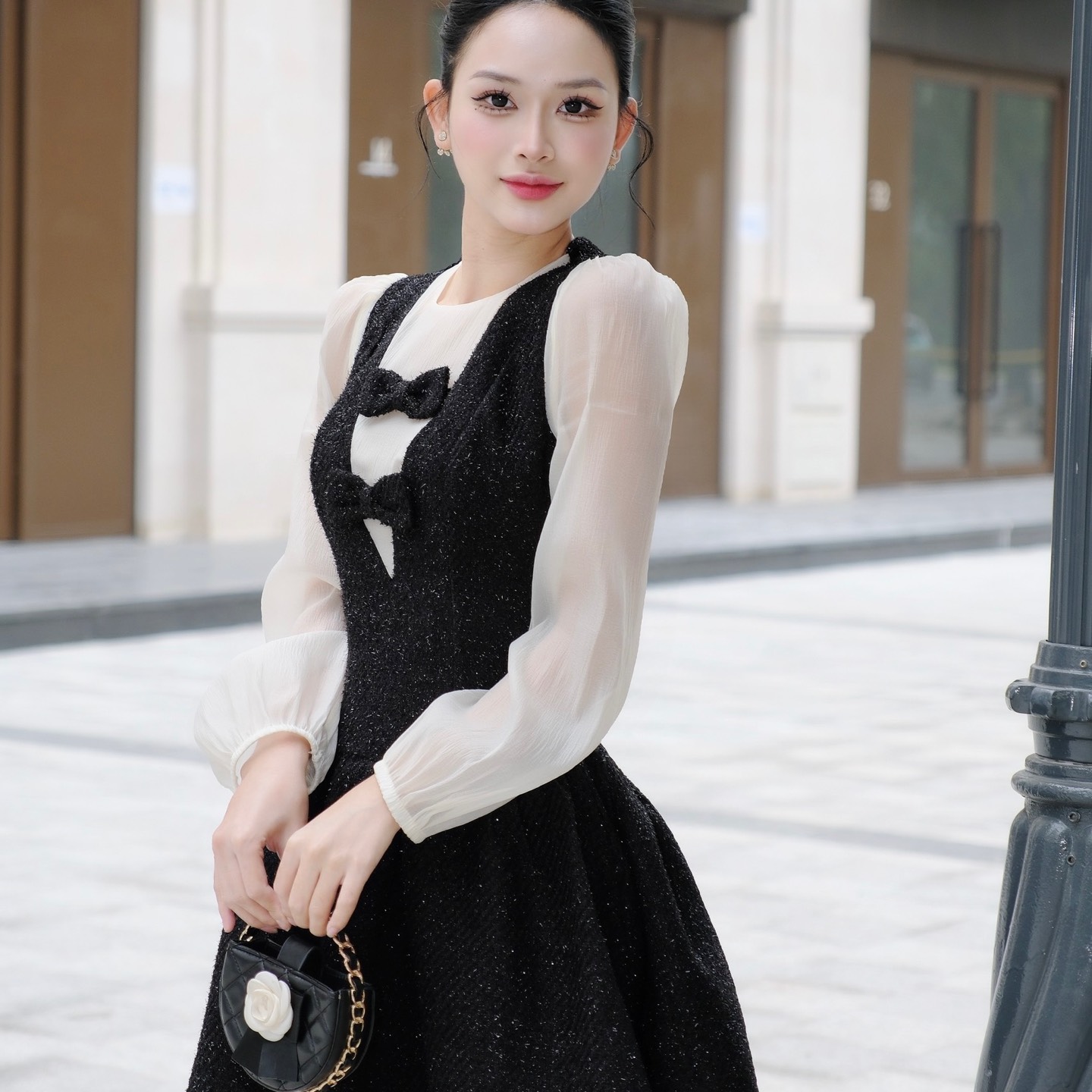 Đầm thiết kế dạ dáng ngắn phối nơ tay voan dài