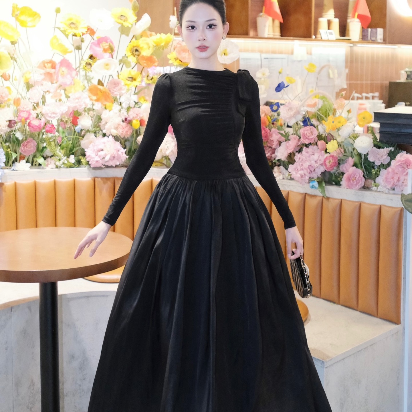 Đầm thiết kế tay dài nhún sườn
