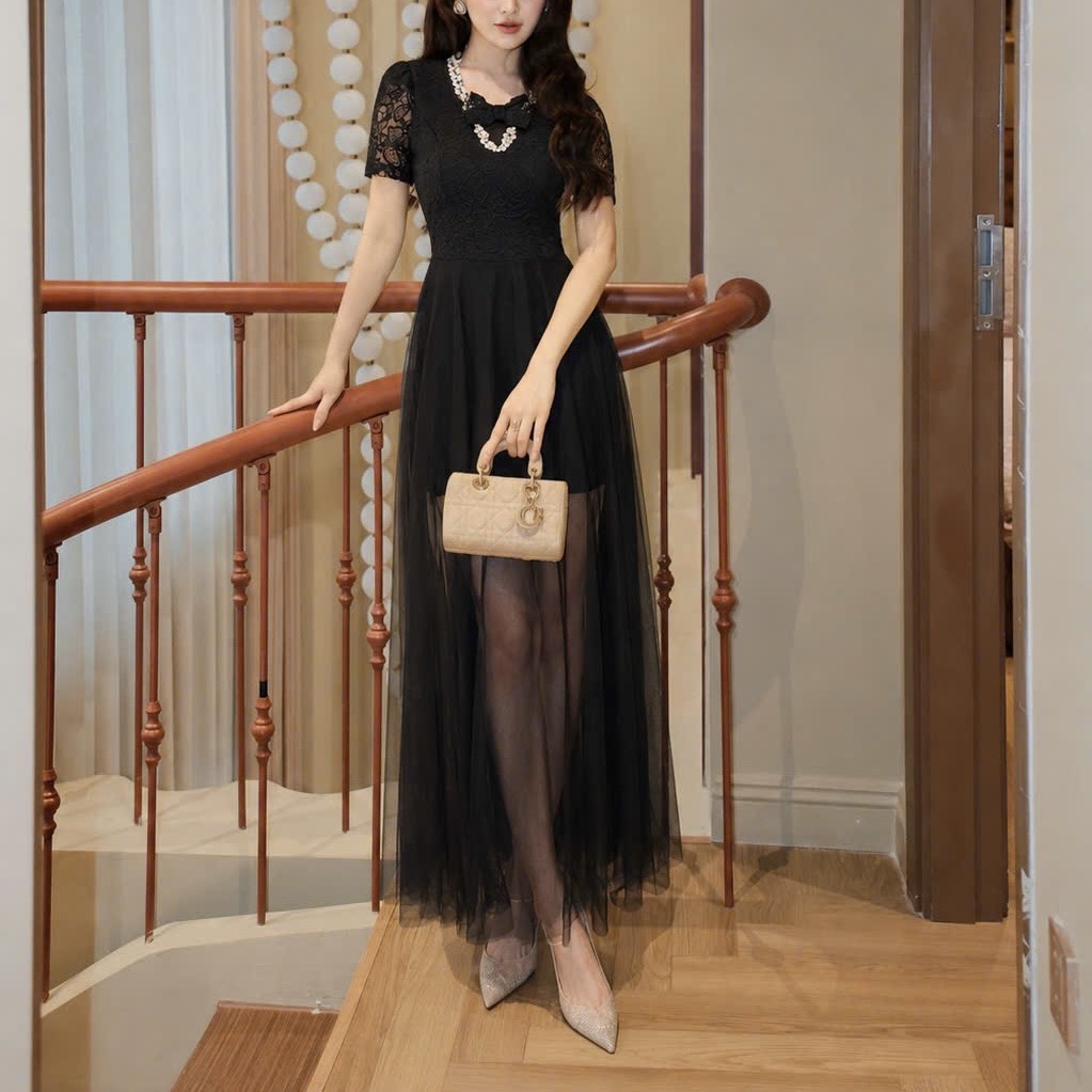 Đầm thiết kế cổ V đính đá cổ nơ ngực