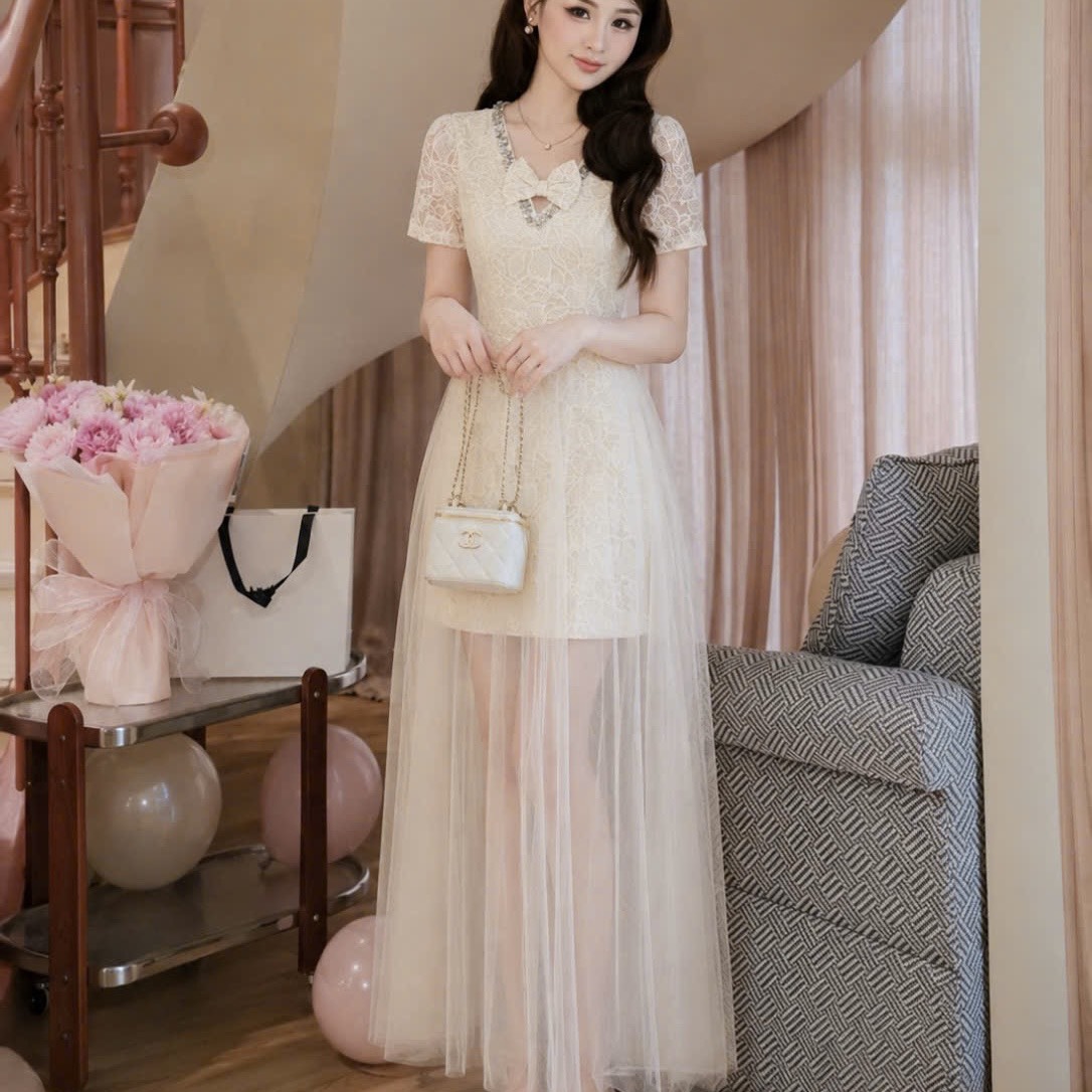 Đầm thiết kế cổ V đính đá cổ nơ ngực