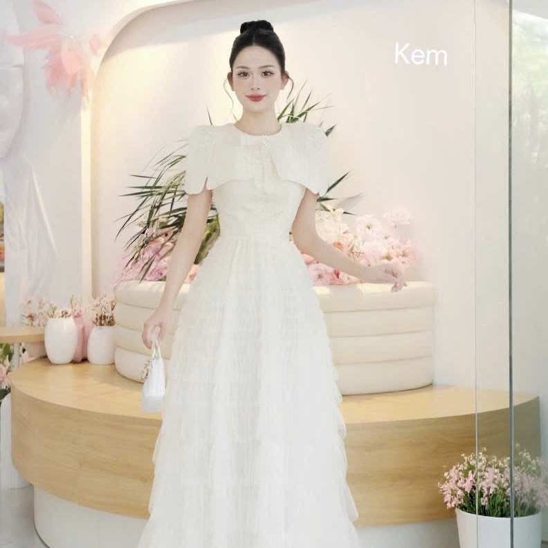 Đầm thiết kế sang trọng ren chân choàng nữ hoàng