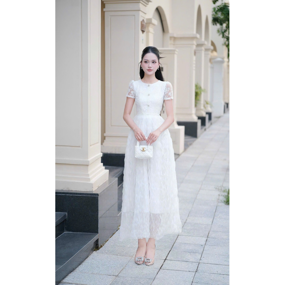 Đầm ren thiết kế cao cấp phối tay ren sang chảnh tầng voan lượn sóng dáng dài trắng kem cổ tròn