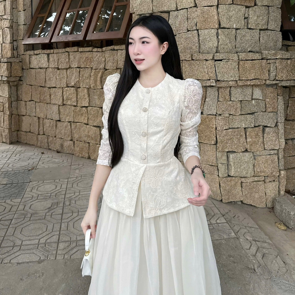 Đầm thiết kế dự tiệc dáng dài xoè cổ tròn phối ren hoa
