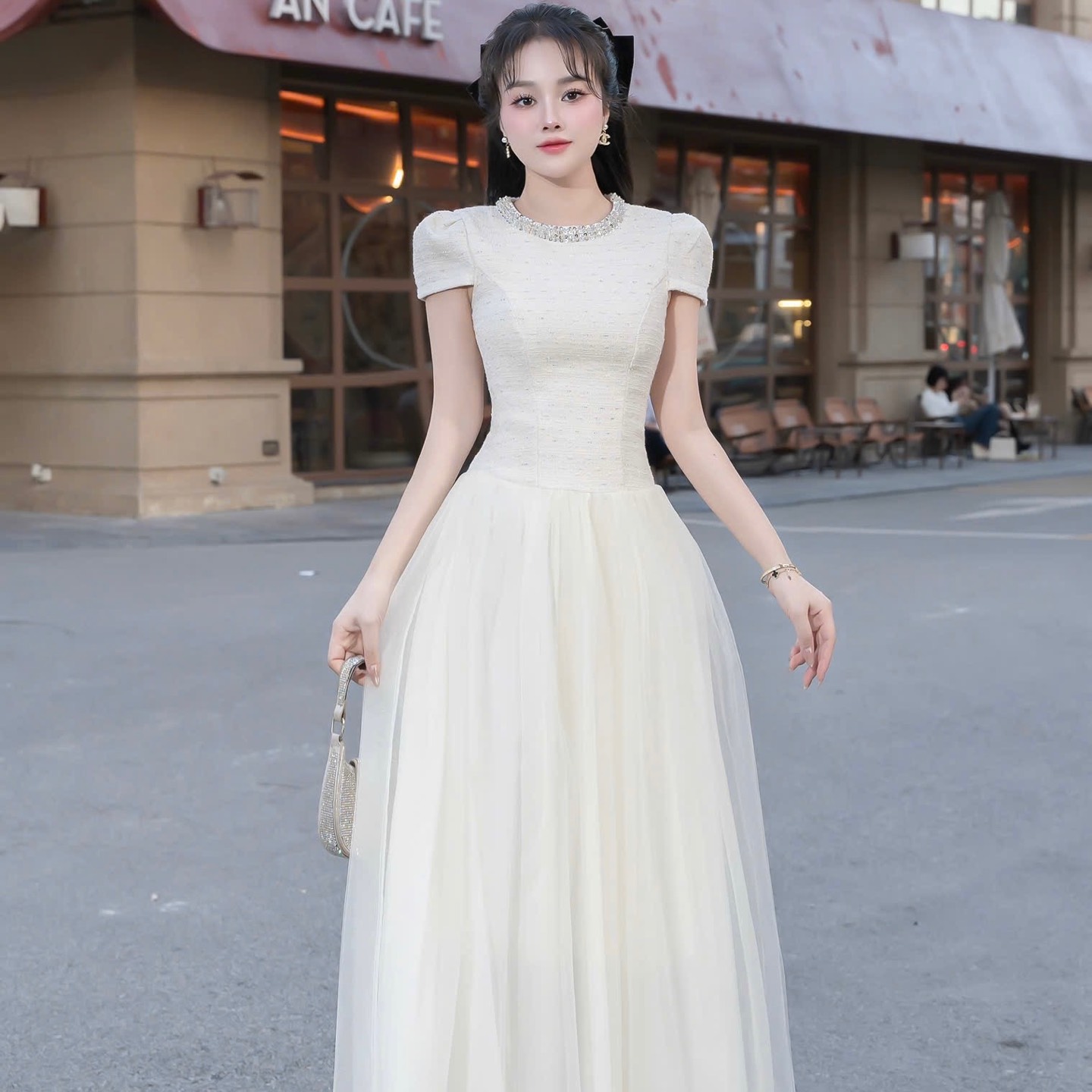 Đầm thiết kế dạ cổ tròn đính đá dáng dài phối tơ