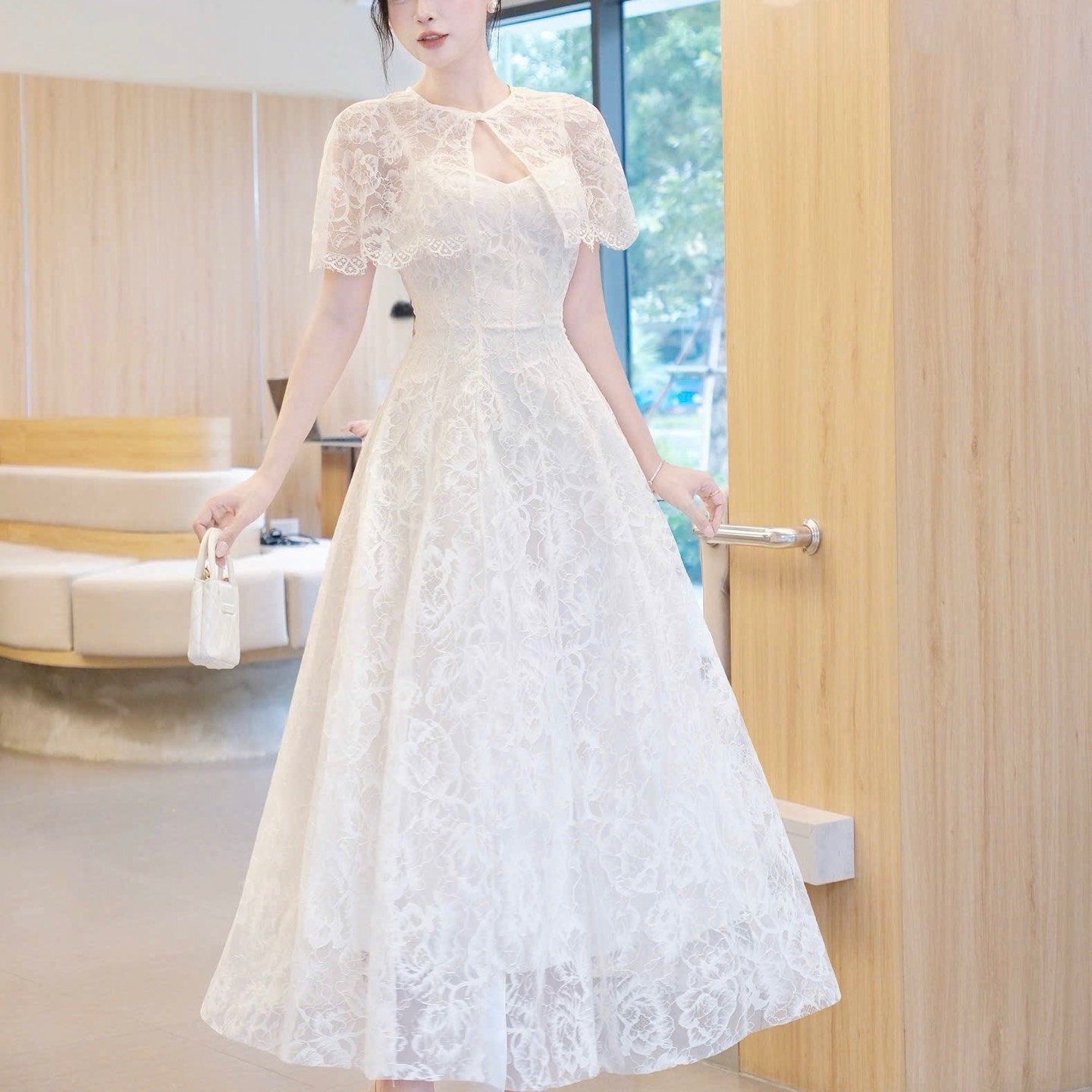 Đầm thiết kế 2 dây ren kèm choàng ren