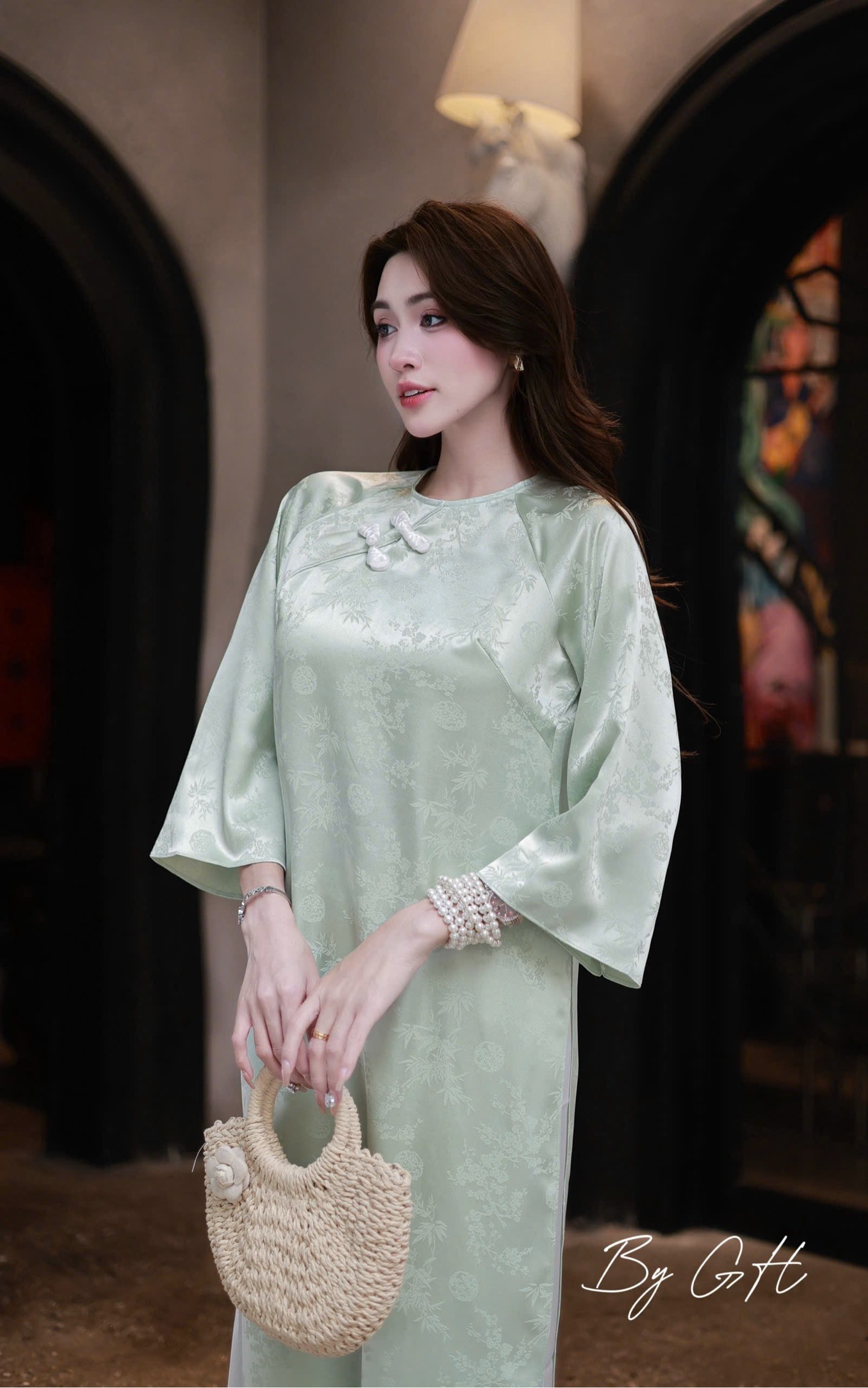 Áo dài gấm lá tre dáng xuông H