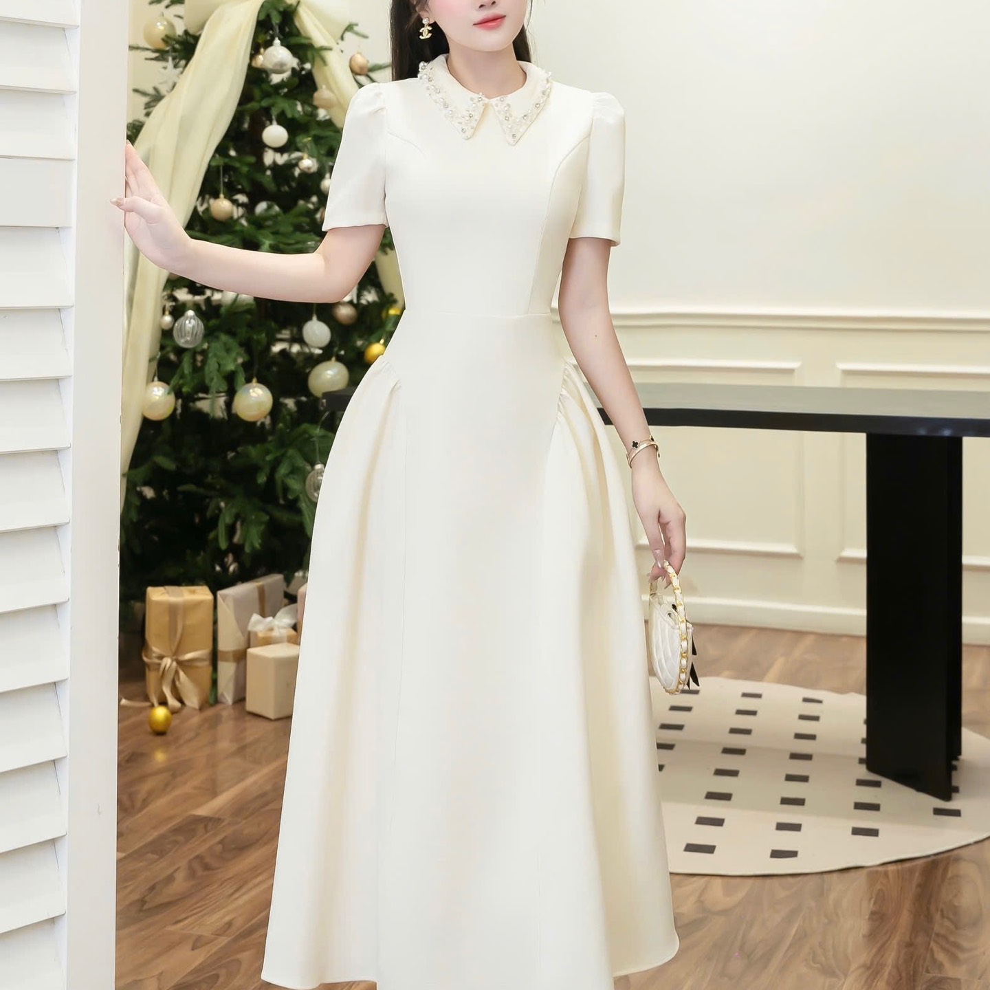 Đầm dạ cổ ngọc đính đá dáng dài cao cấp