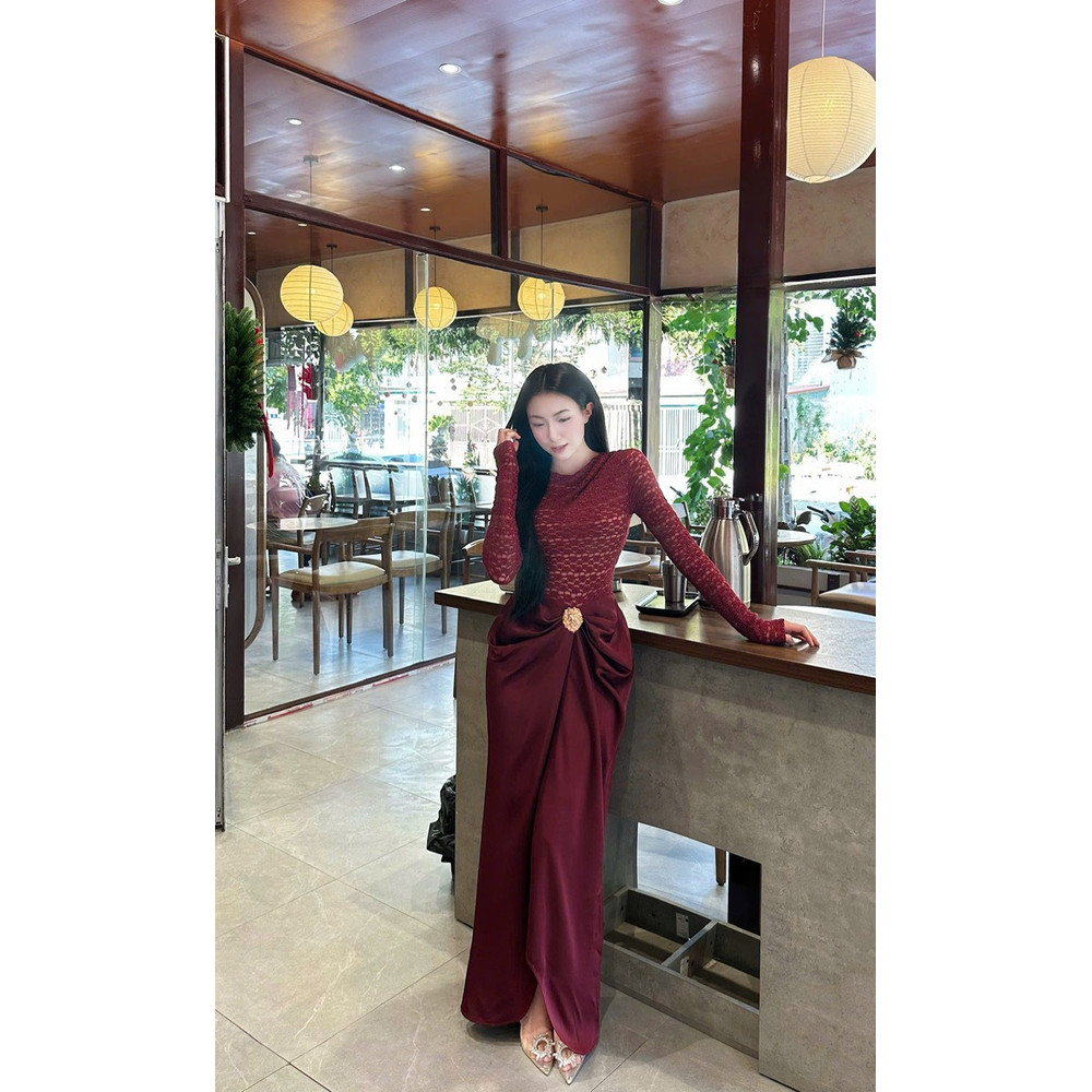 Đầm thiết kế cổ tròn dáng dài ôm body