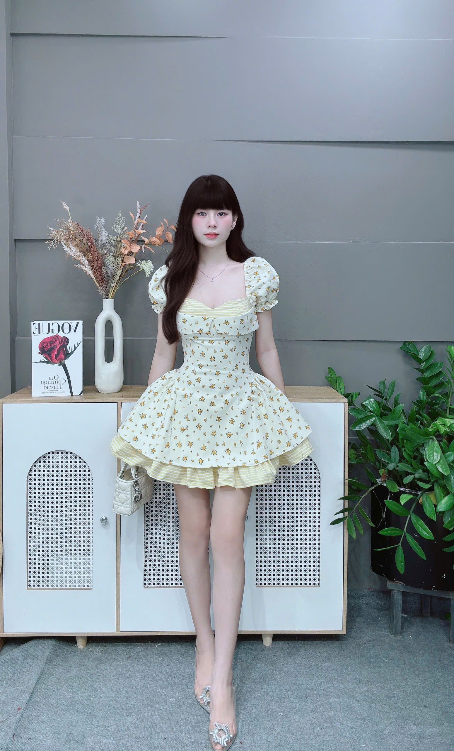 Đầm ngắn cổ phối 2 lớp  hoa nhí