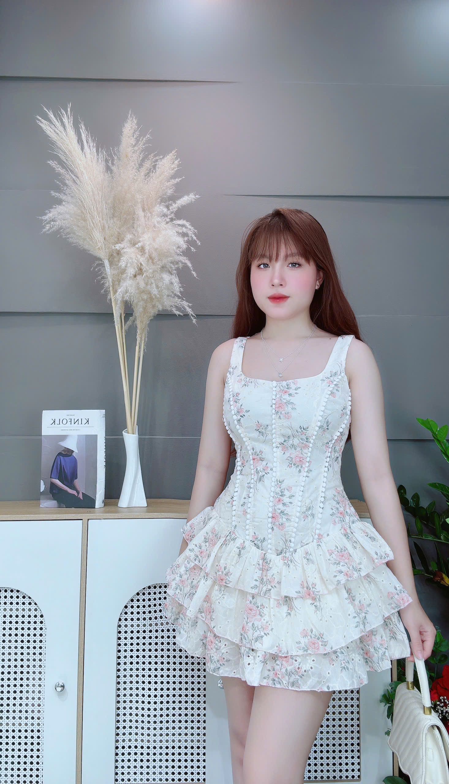 Đầm ngắn cổ vuông 3 tầng hoa nhí 5 sọc dọc