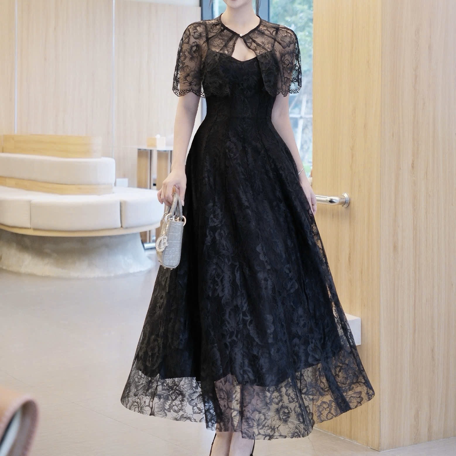 Đầm thiết kế 2 dây ren kèm choàng ren