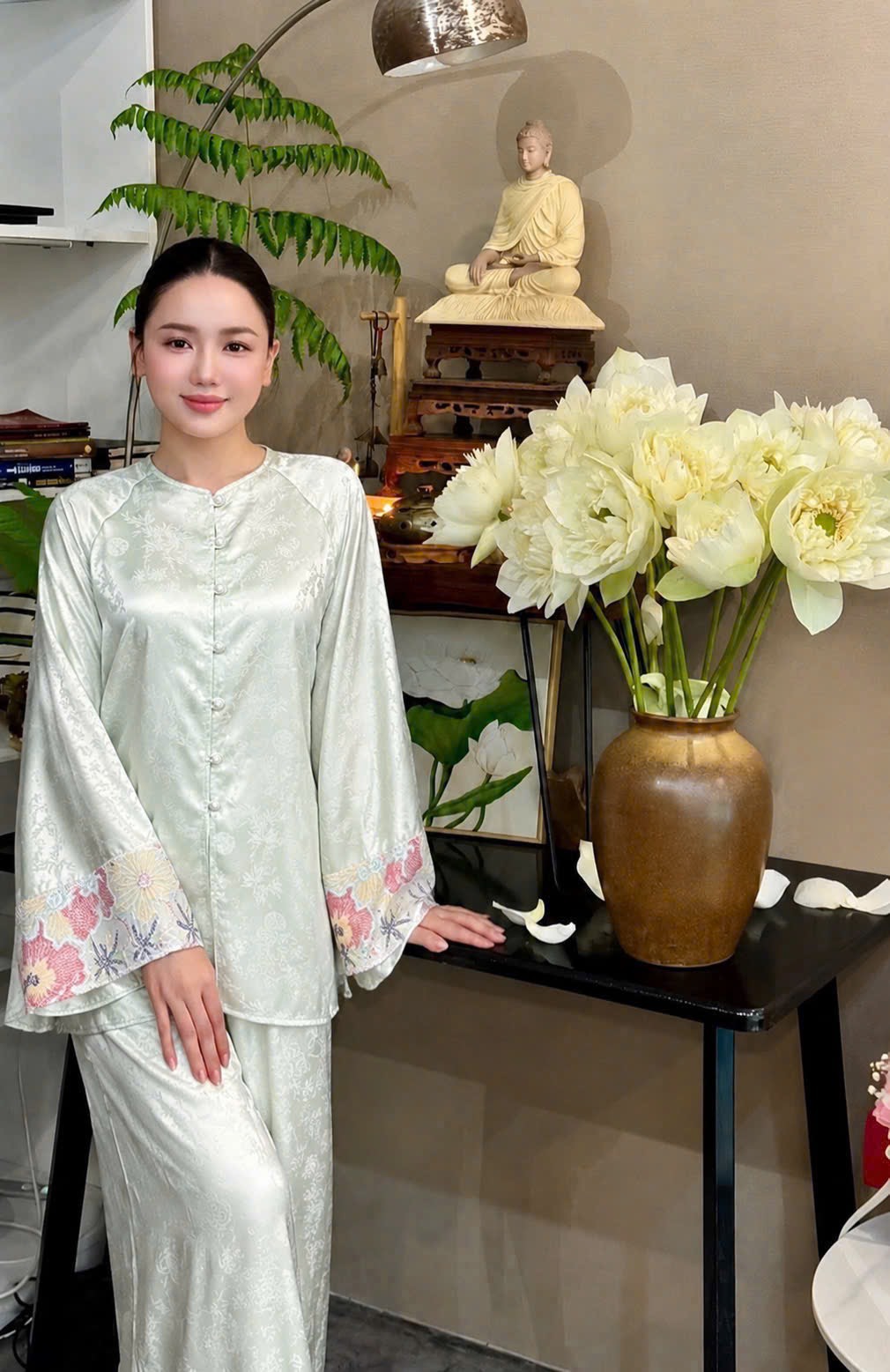 Đồ lam cổ tròn tay loe phối kim sa