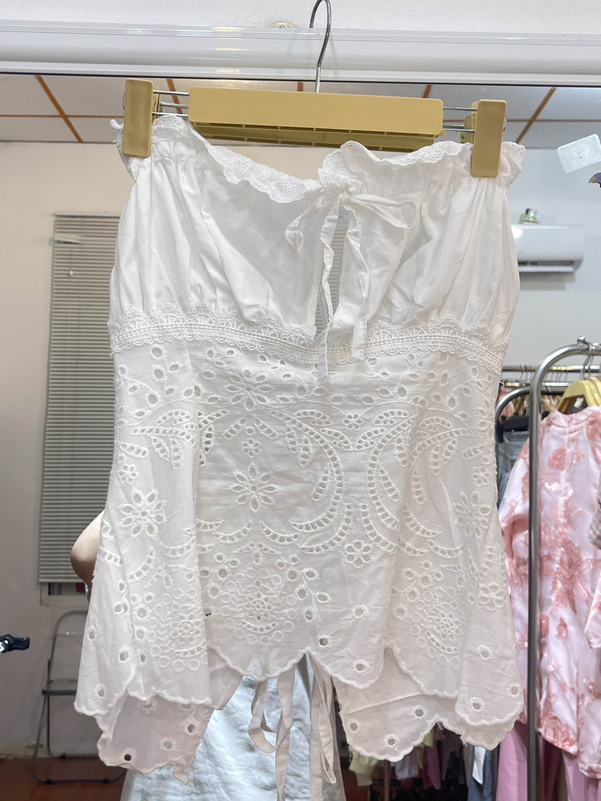 Áo kiểu ren cúp ngực cột nơ ngực