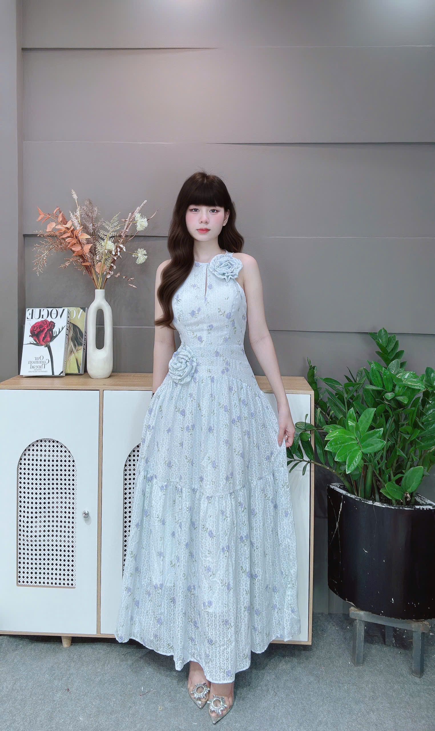 Váy cổ yếm sát nách hoa nhí pl