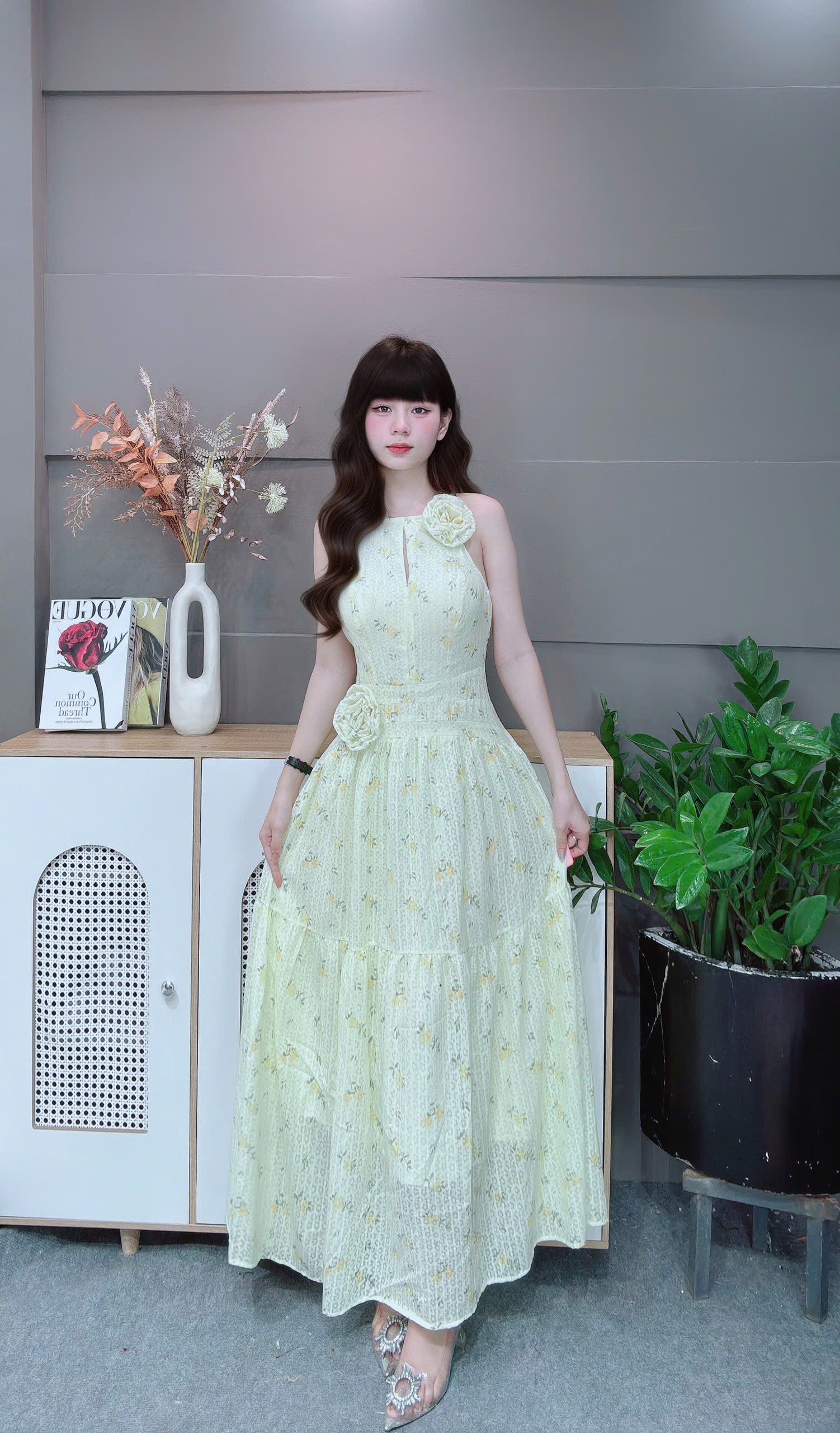 Váy cổ yếm sát nách hoa nhí pl