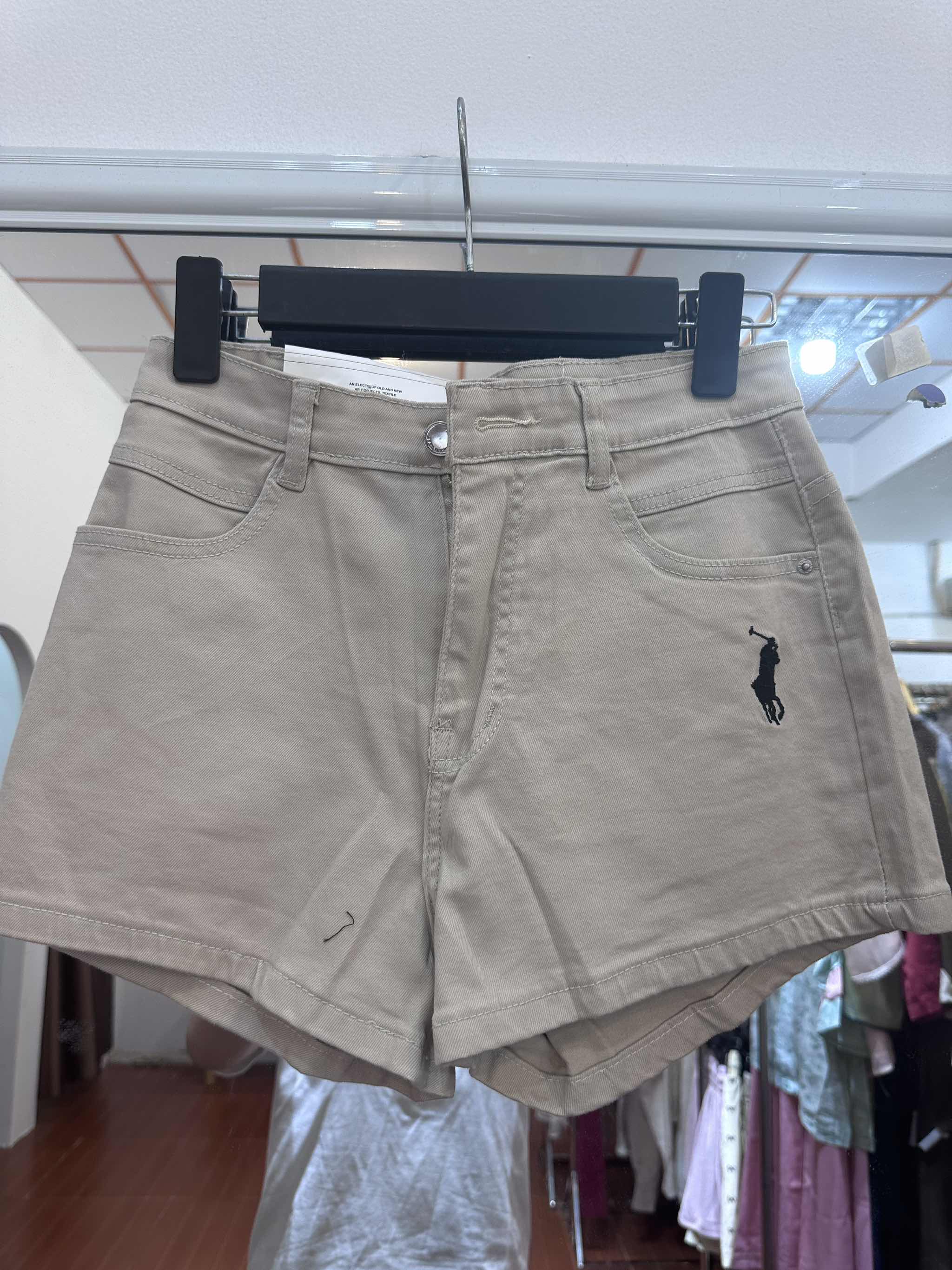 JS8 quần short đại thêu túi trước 3542