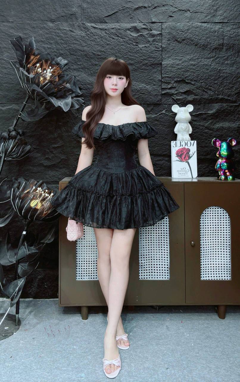 Đầm trễ vai tùng xòe