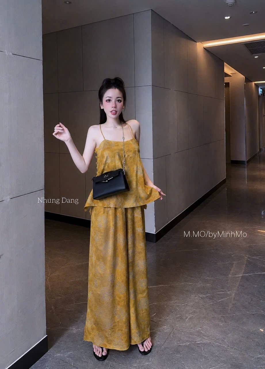 Đồ lam gấm hoa 2 dây nút bên hông