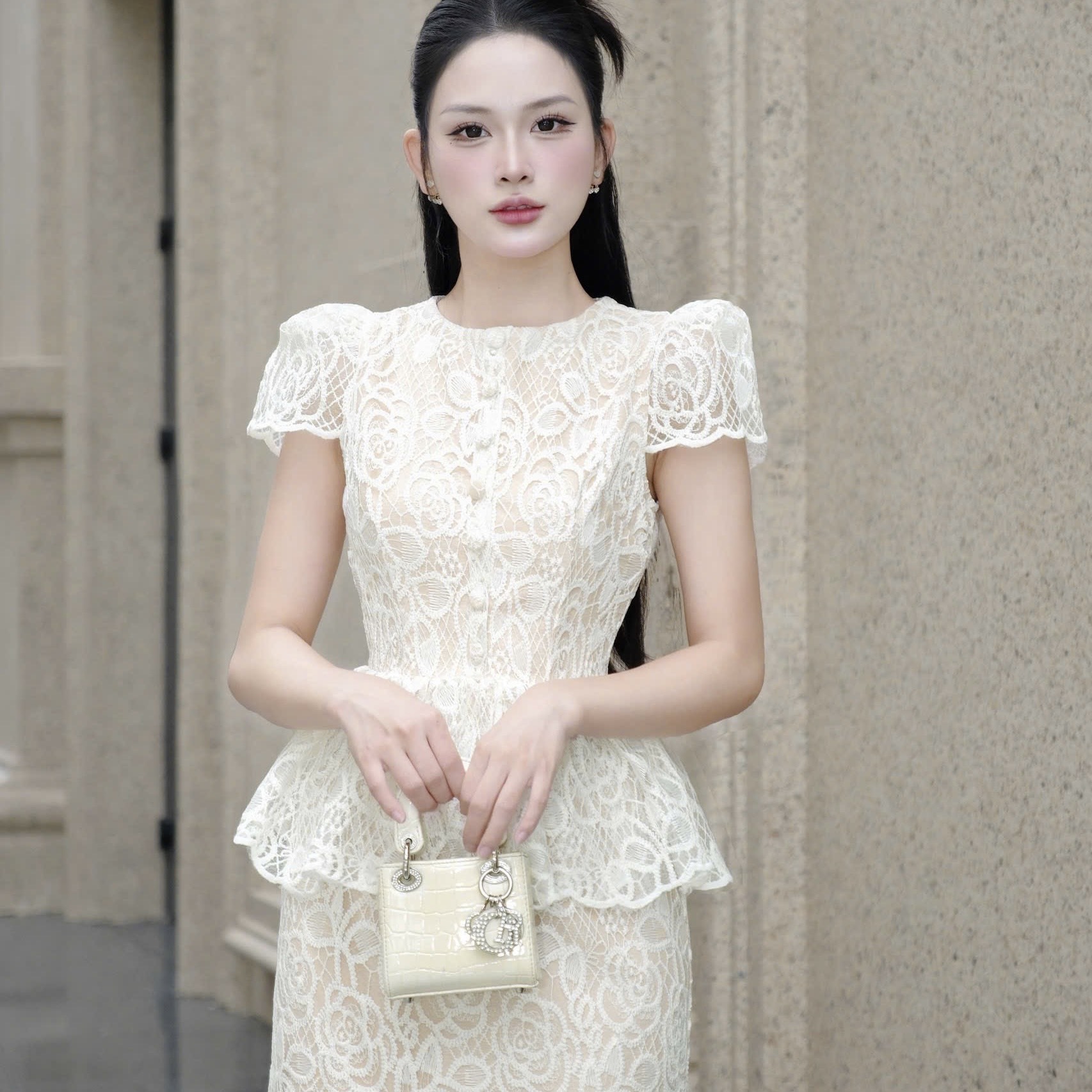 Đầm thiết kế peplum ôm ren body sanh chảnh