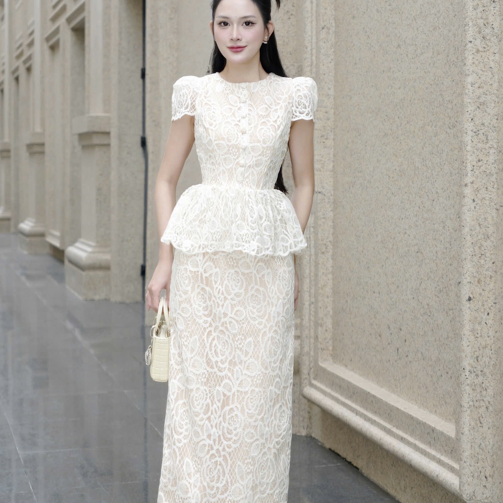 Đầm thiết kế peplum ôm ren body sanh chảnh