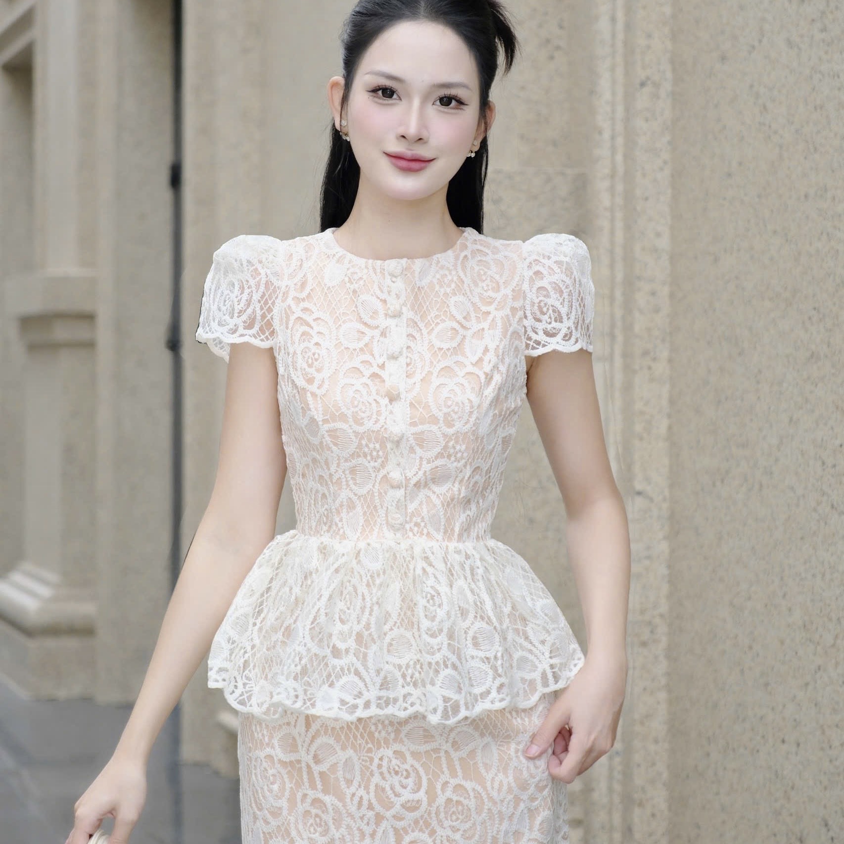 Đầm thiết kế peplum ôm ren body sanh chảnh