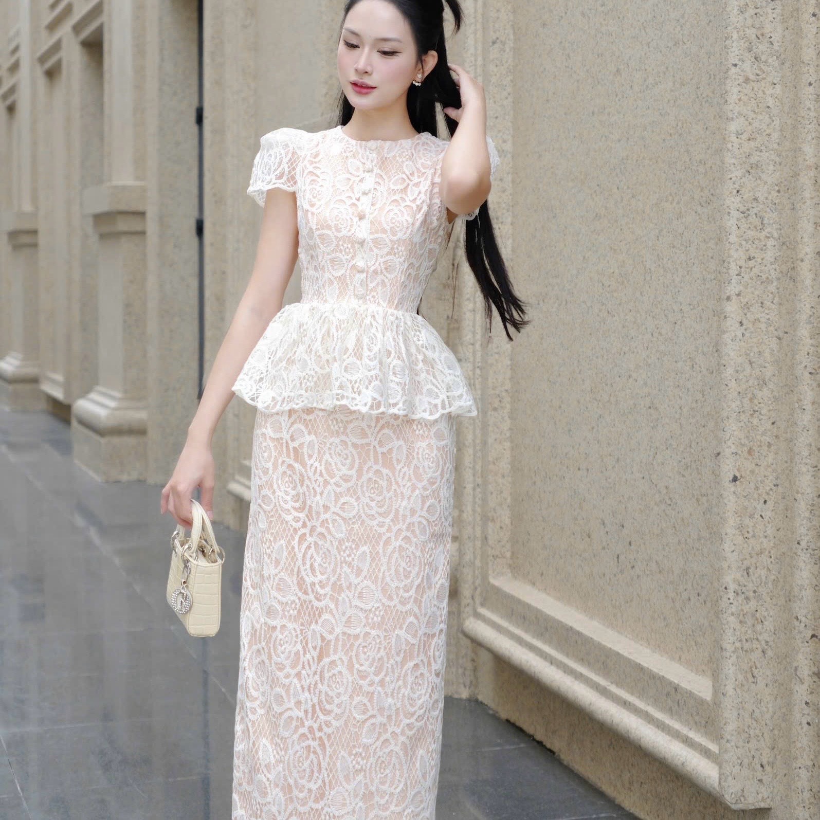 Đầm thiết kế peplum ôm ren body sanh chảnh