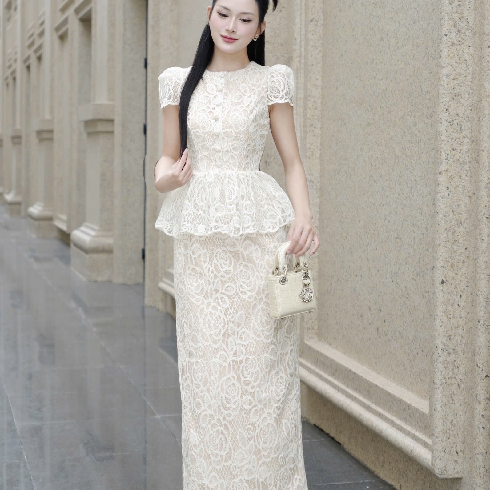 Đầm thiết kế peplum ôm ren body sanh chảnh