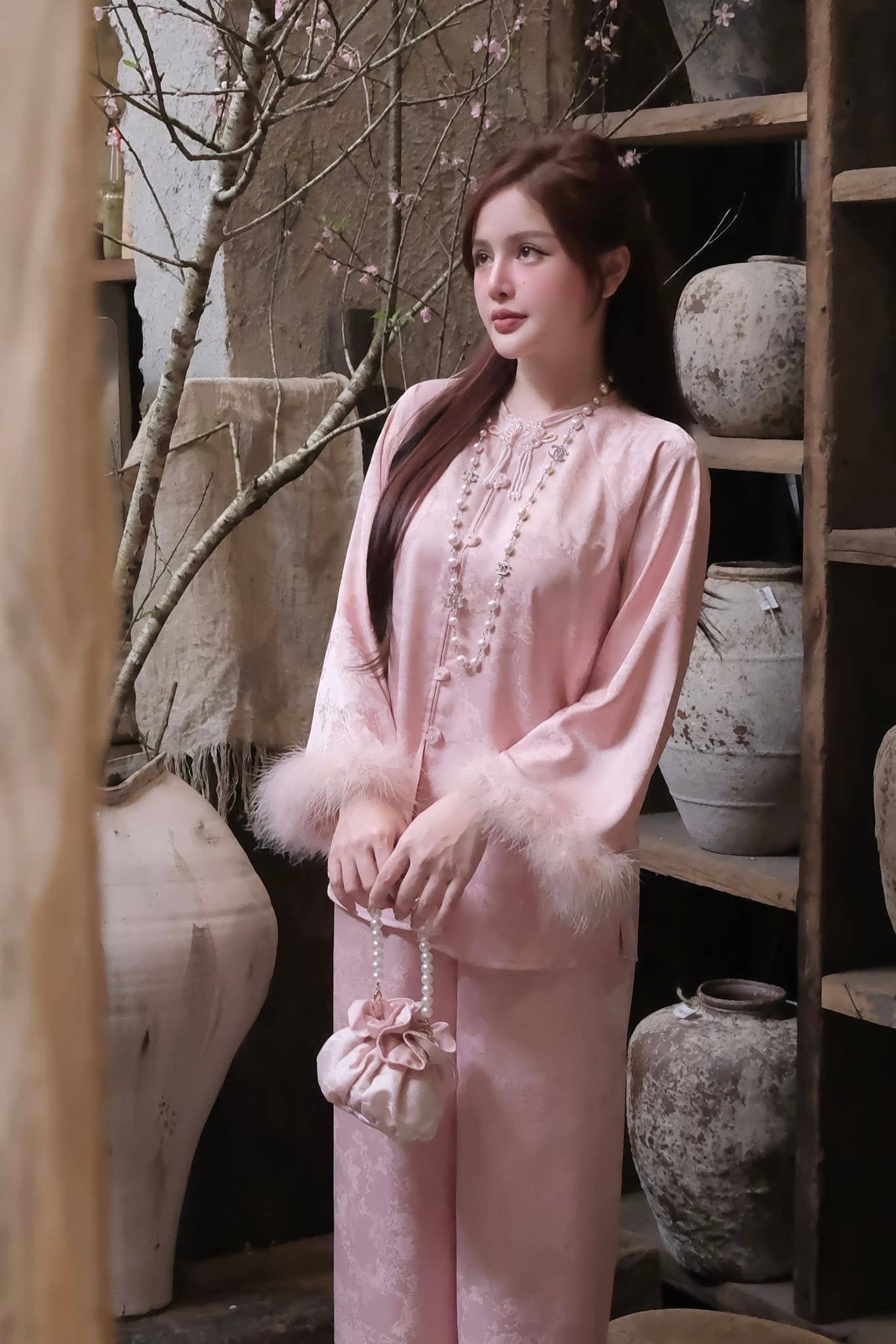 Đồ lam lụa nút tàu cổ tròn tay lông