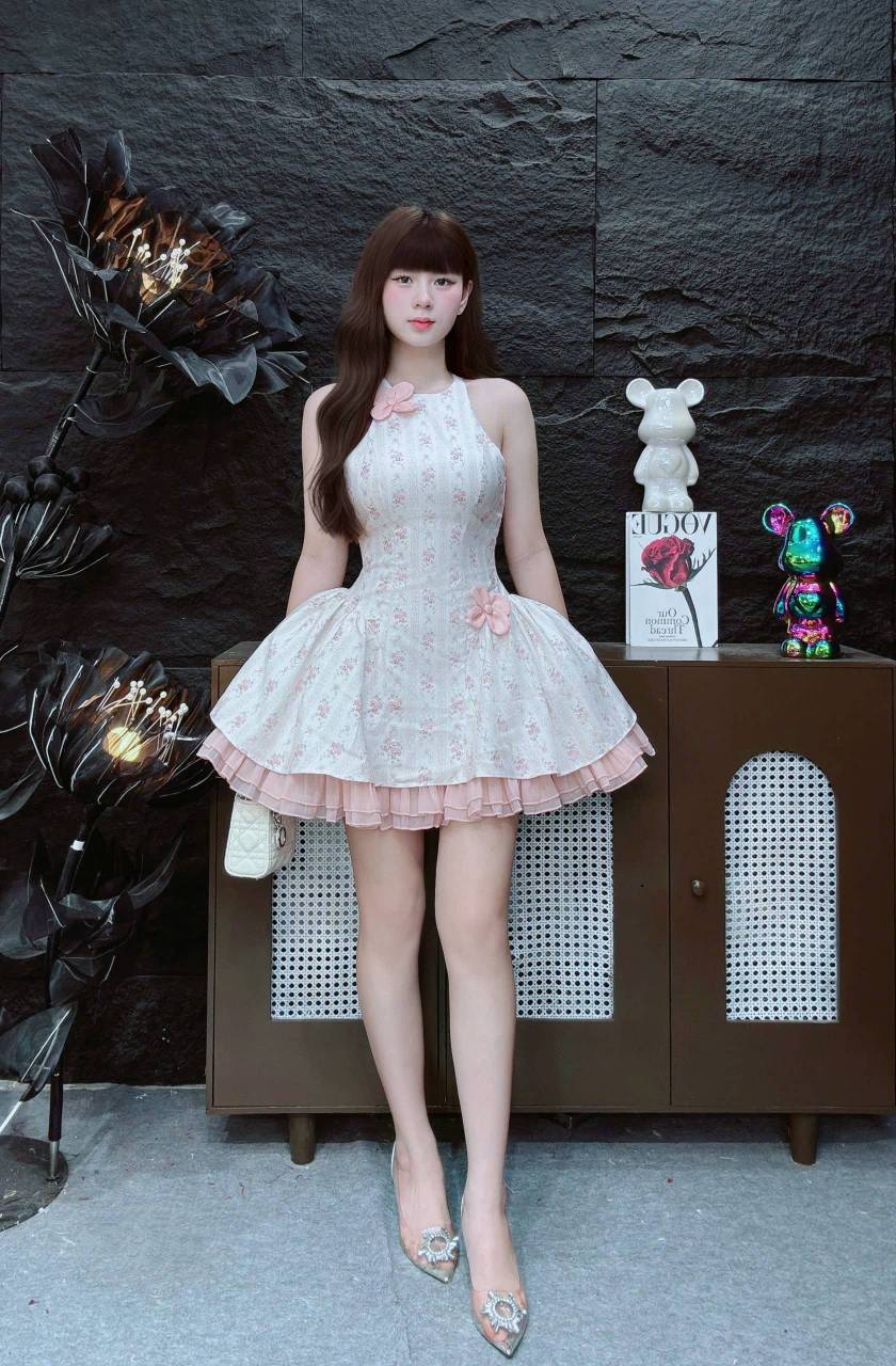 Đầm cổ yếm xòe hoa nhí