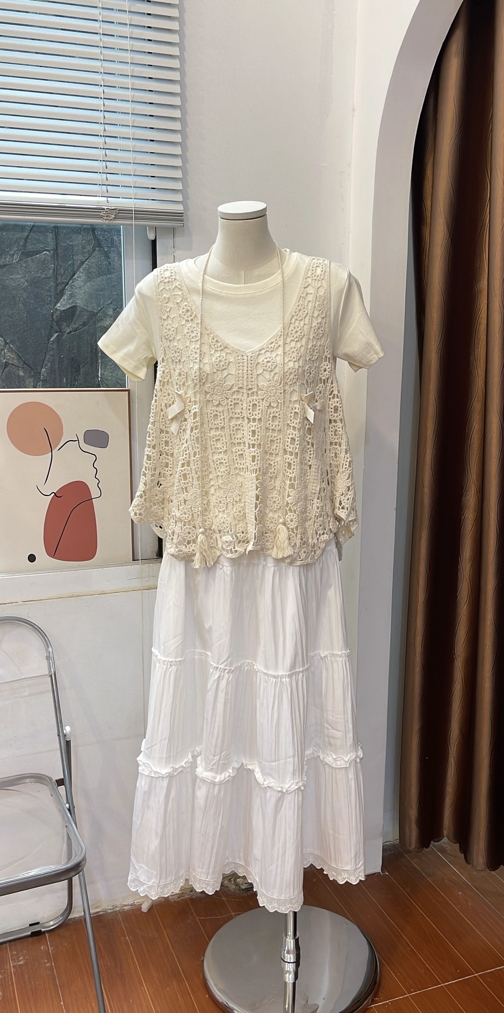 Áo kiểu len kèm áo thun trơn
