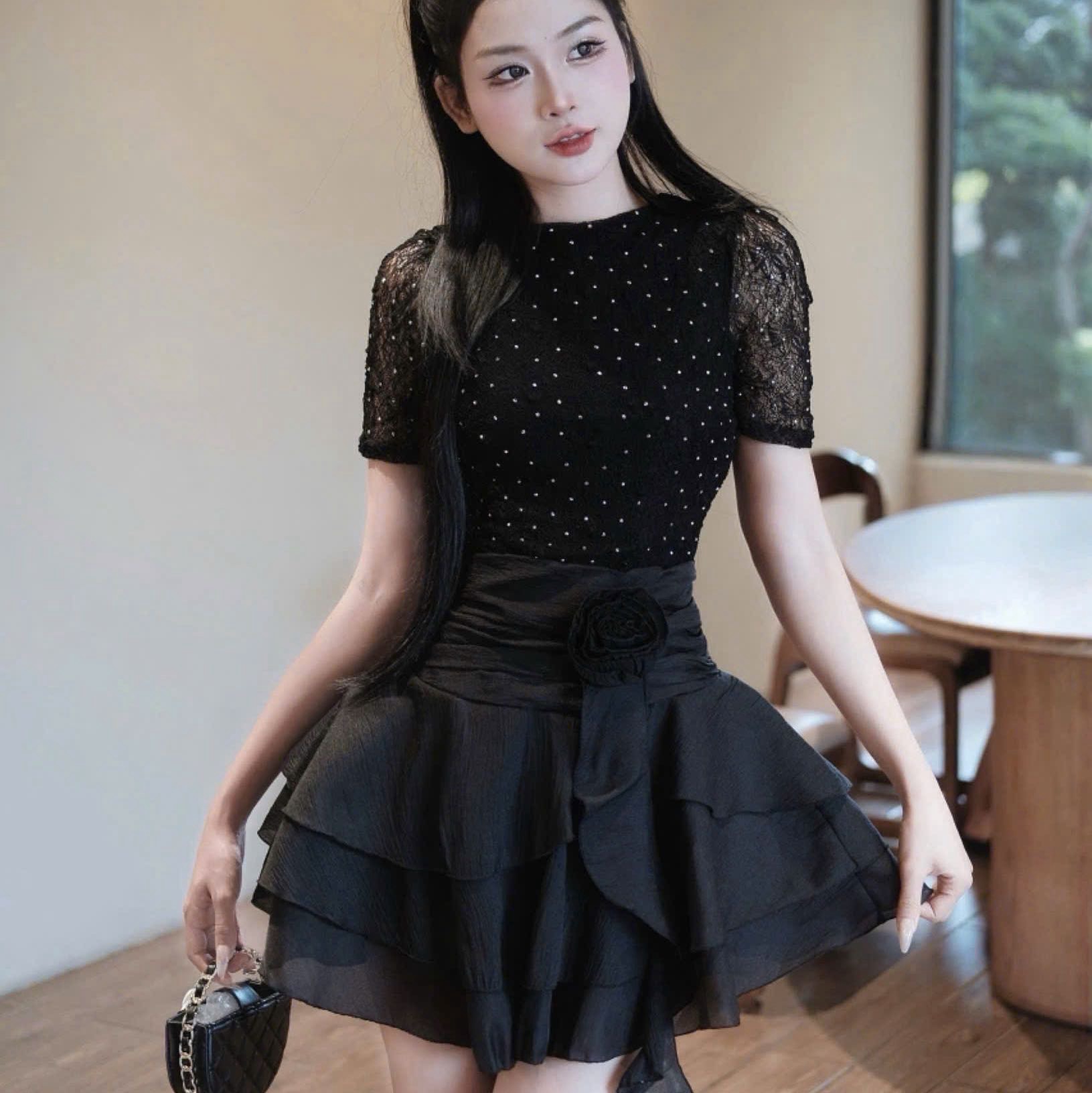 Đầm đính hột cổ tròn co dãn dáng ngắn xoè sang chảnh đi tiệc hack dáng