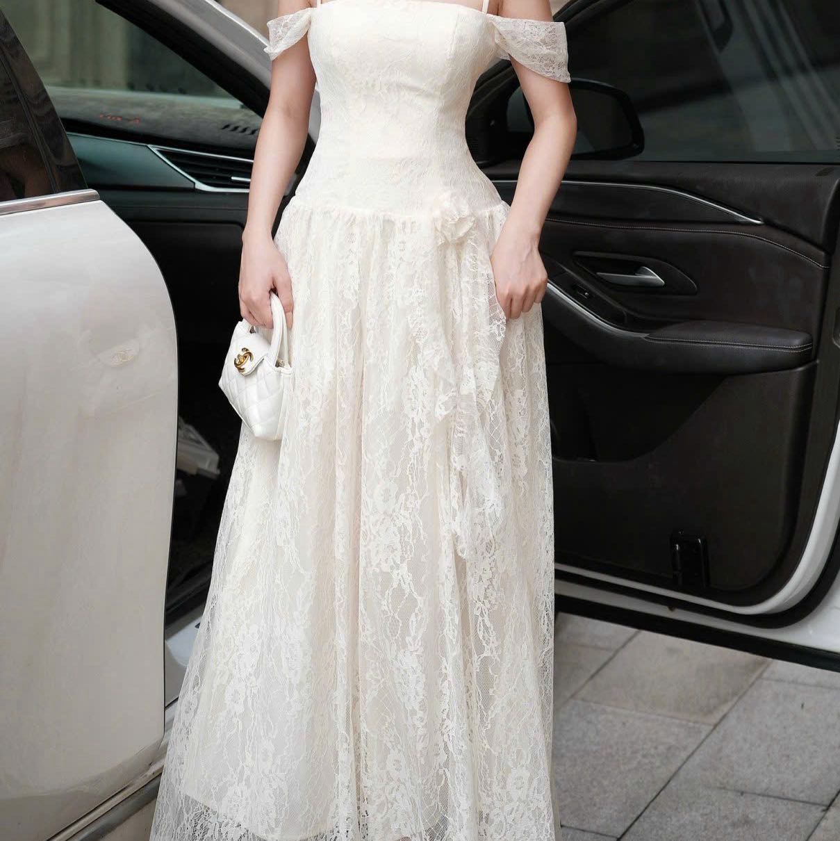 Đầm dây rớt vai trễ vai dáng dài xoè sang trọng đi tiệc thiết kế cao cấp màu kem/ trắng