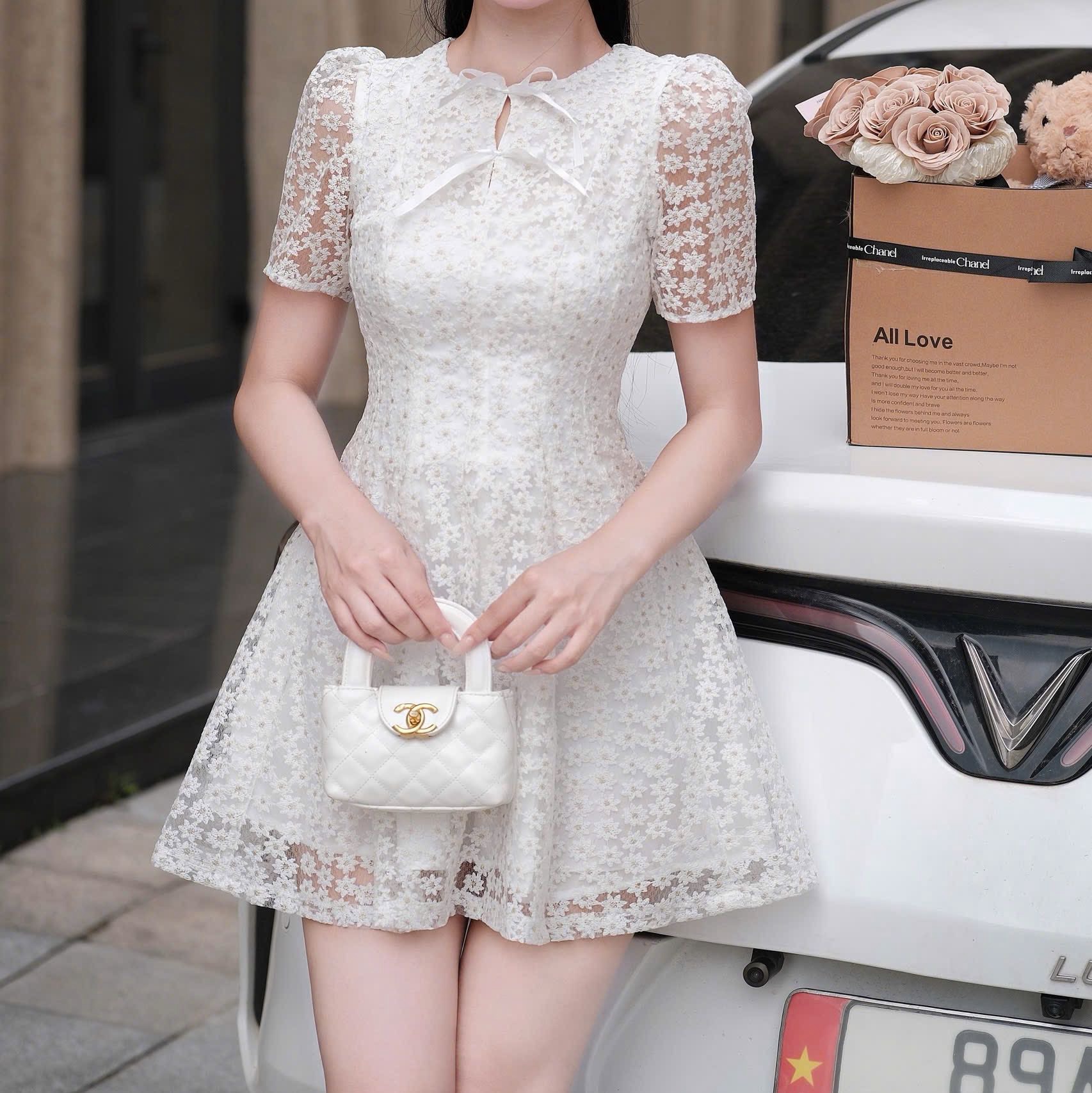 Đầm ngắn thiết kế dáng ngắn vải ren tay ngắn dễ thương đi cà phê đi tiệc đơn giản