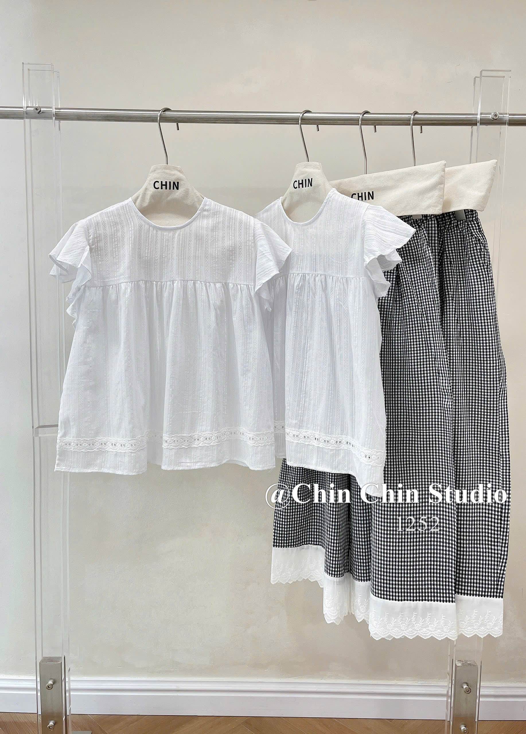 Set áo kiểu tiểu thư kèm quần caro dài phối ren
