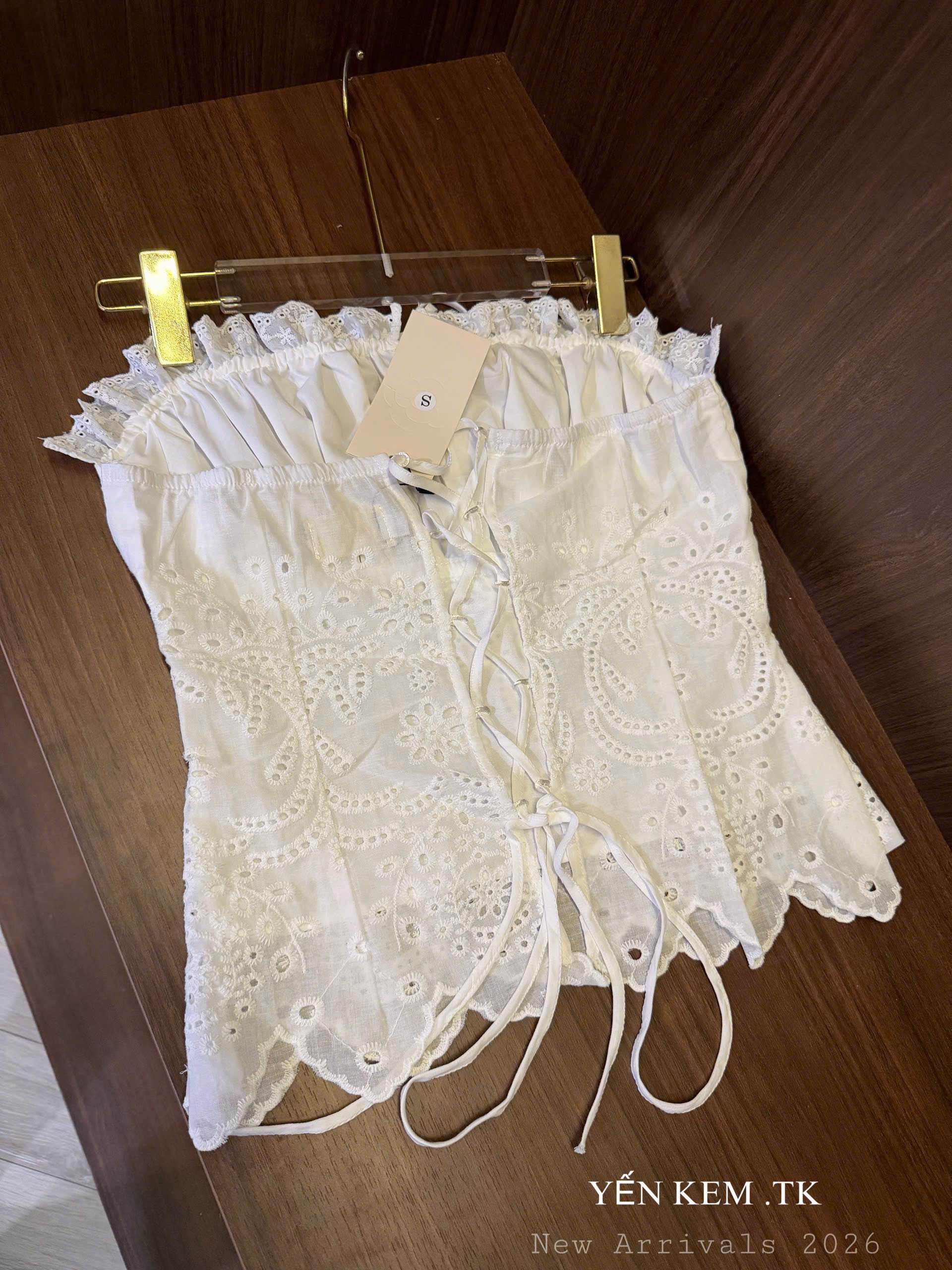 Áo kiểu ren cúp ngực cột nơ ngực