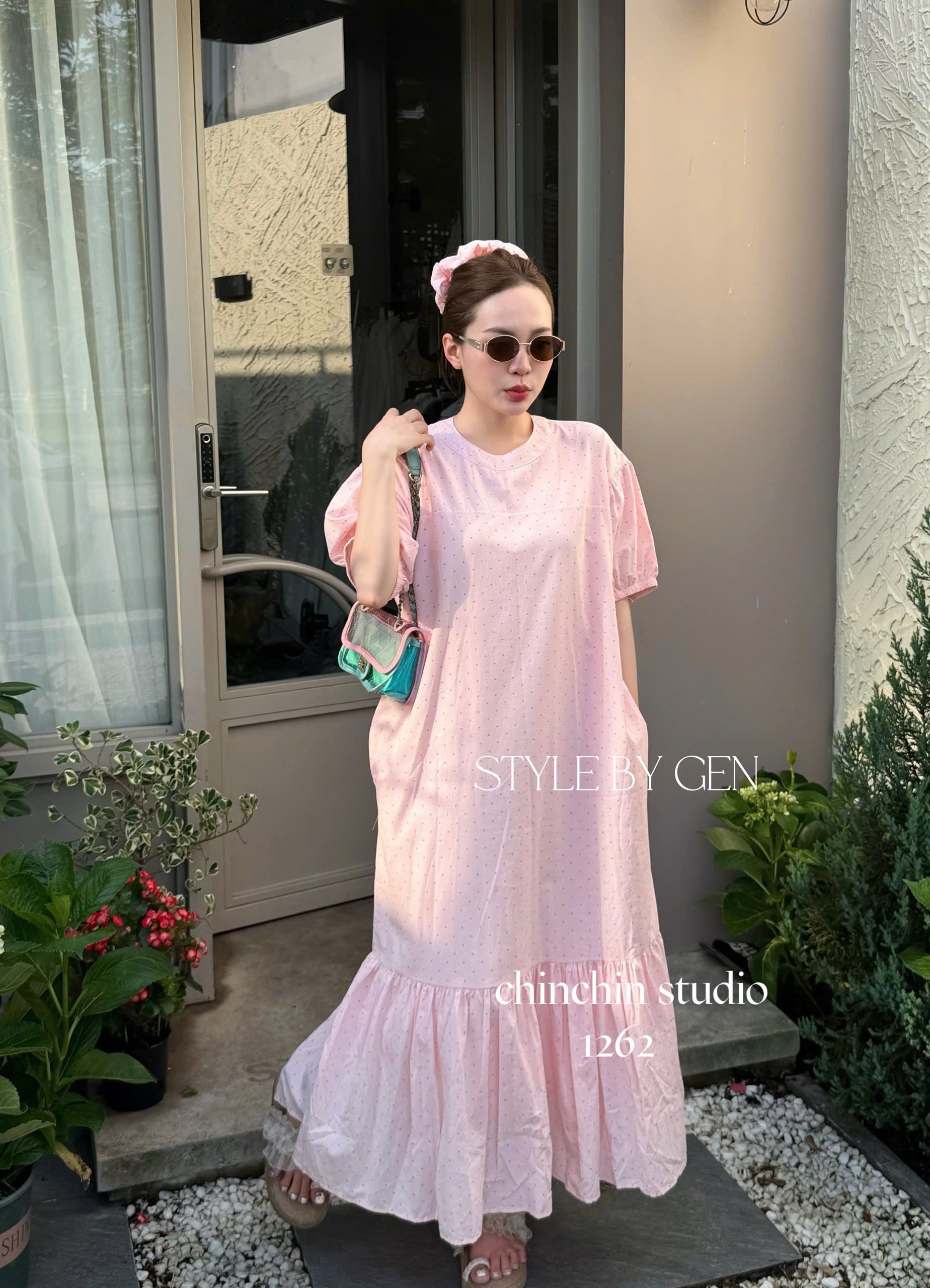 Đầm chấm bi cổ tròn tay phồng