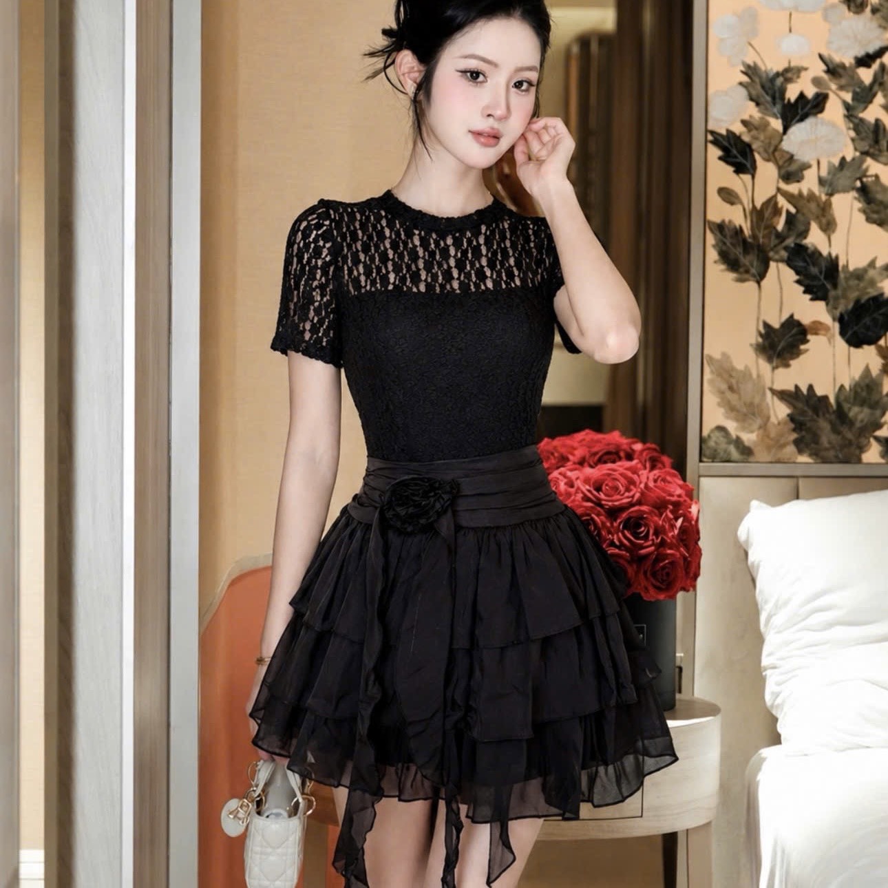 Đầm thiết kế ren cổ tròn cao cấp phối tơ tay ngắn dáng ngắn